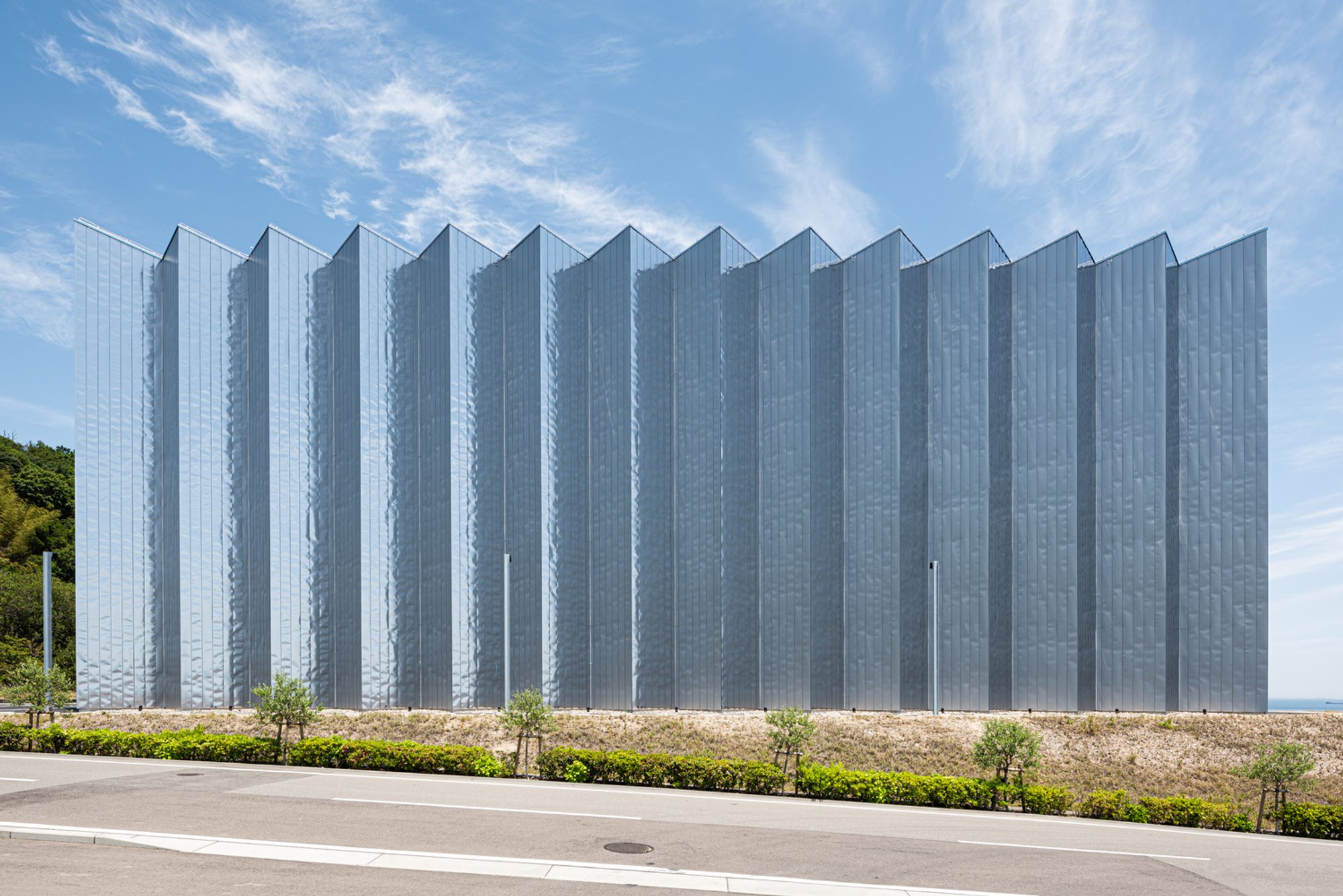 Awaji Factory by OHArchitecture – Innovative Industrial Design with Pleated Facade