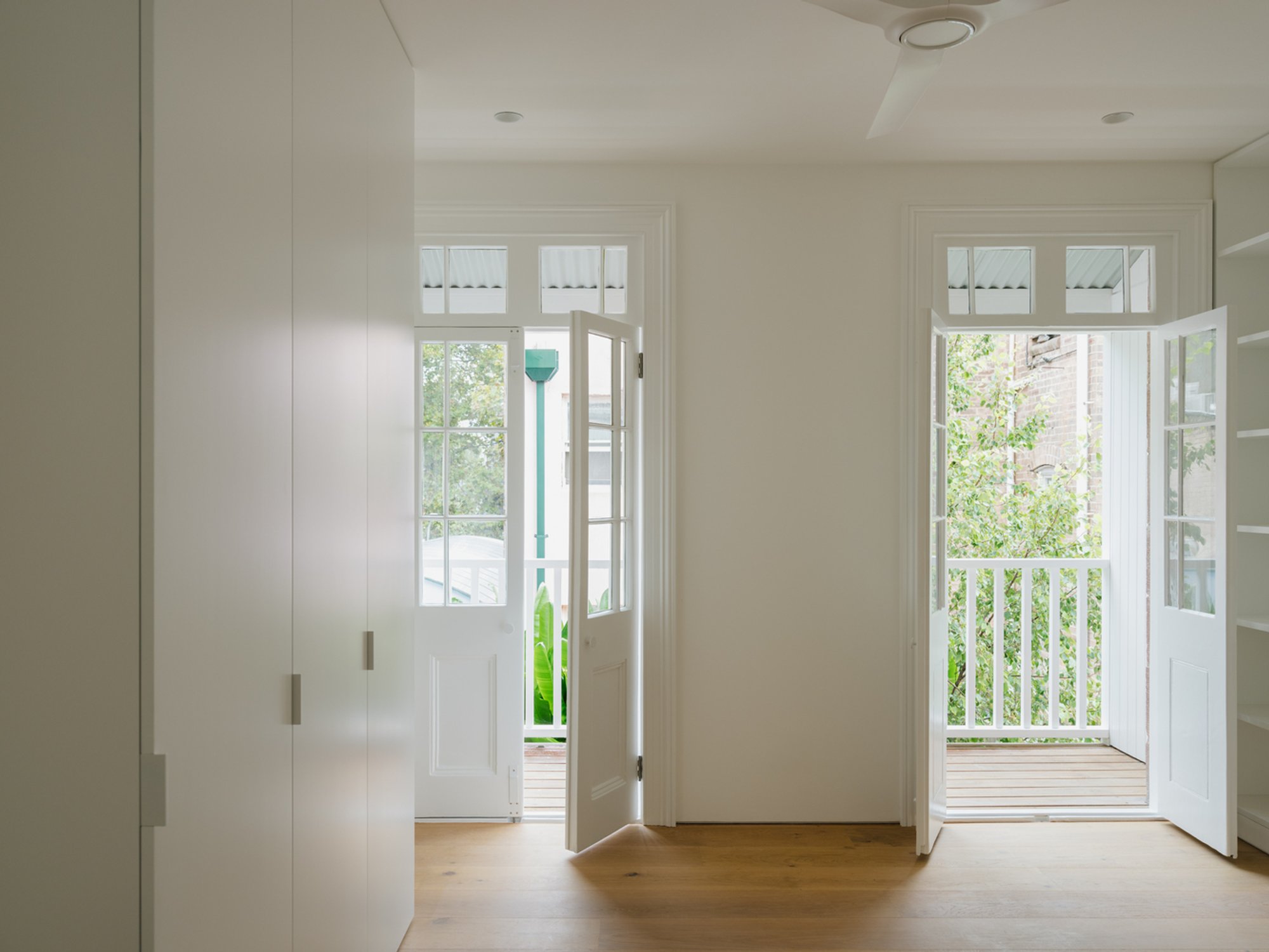 Back to Front House by Ian Moore Architects: A Refined Heritage House Renovation in Potts Point