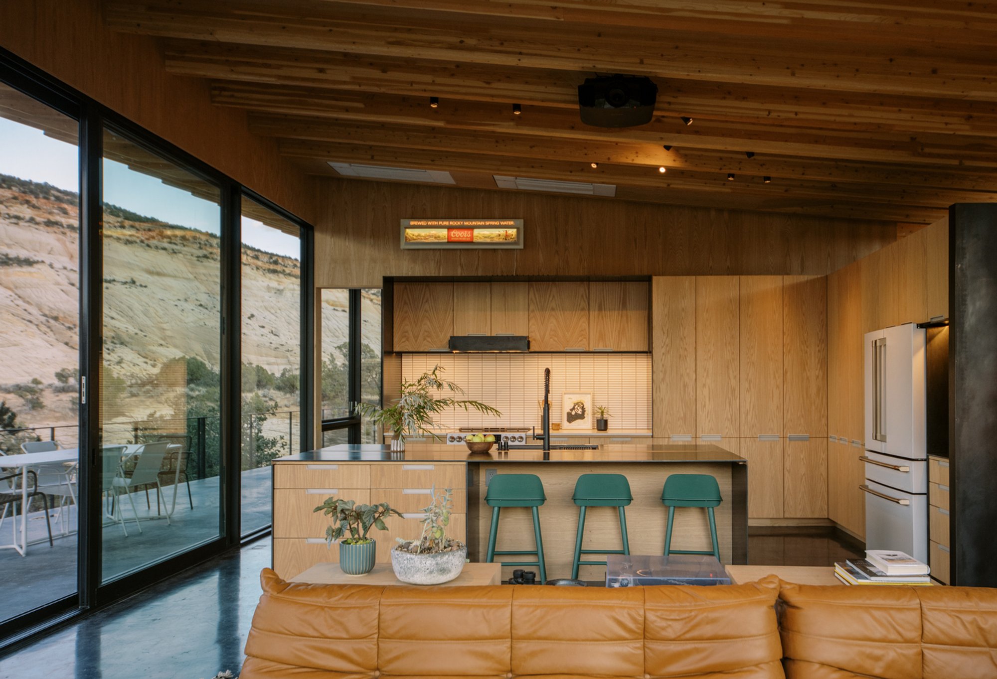 The Periphery House by Locus Studio: A Masterpiece of Desert Modern House Design