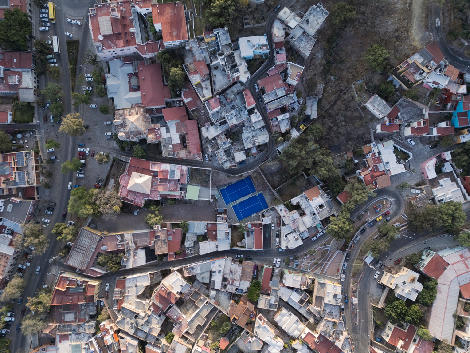 Falguera Padel Club: Padel Court Architecture in a Historic Guanajuato Estate