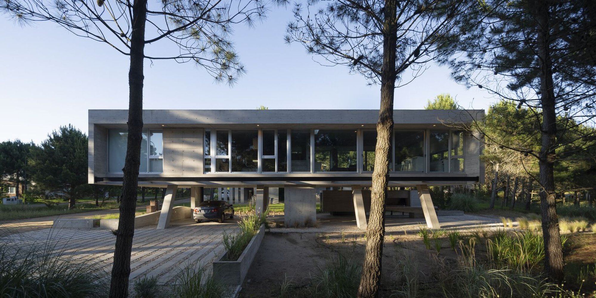 Fragata House by Estudio Galera: Elevated Minimalism Amidst the Dunes of Pinamar