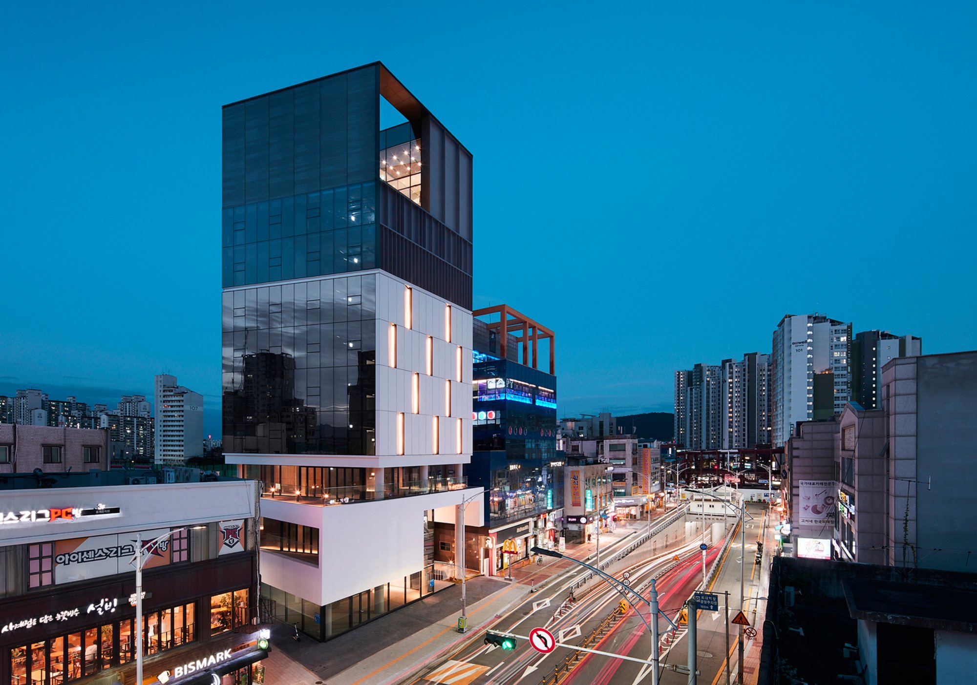 Imun Neighborhood Facility Architecture: Triplet Code Urban Stack by L'EAU design