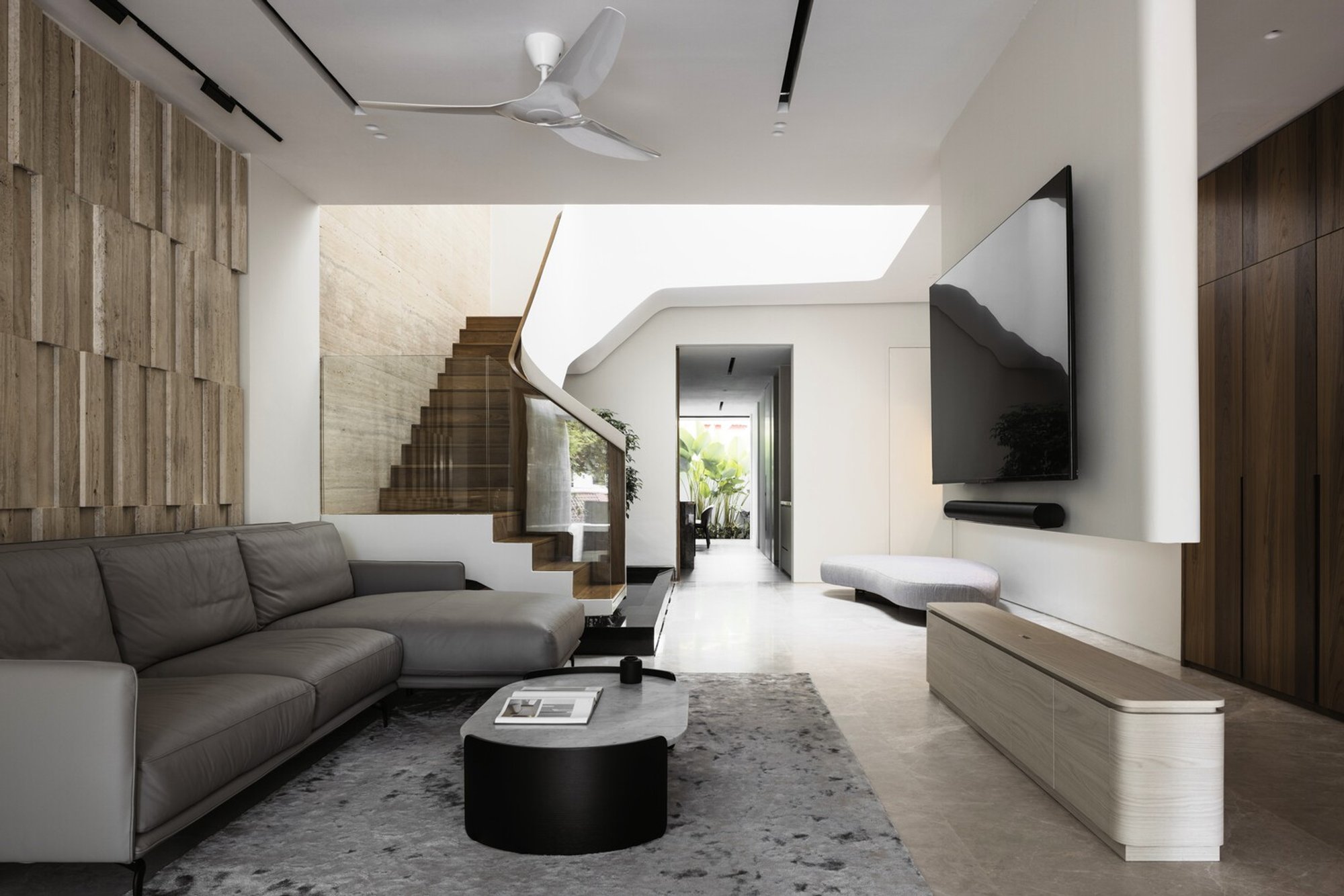 House of Dancing Light: A Masterpiece of Contemporary Tropical House Design by Freight Architects