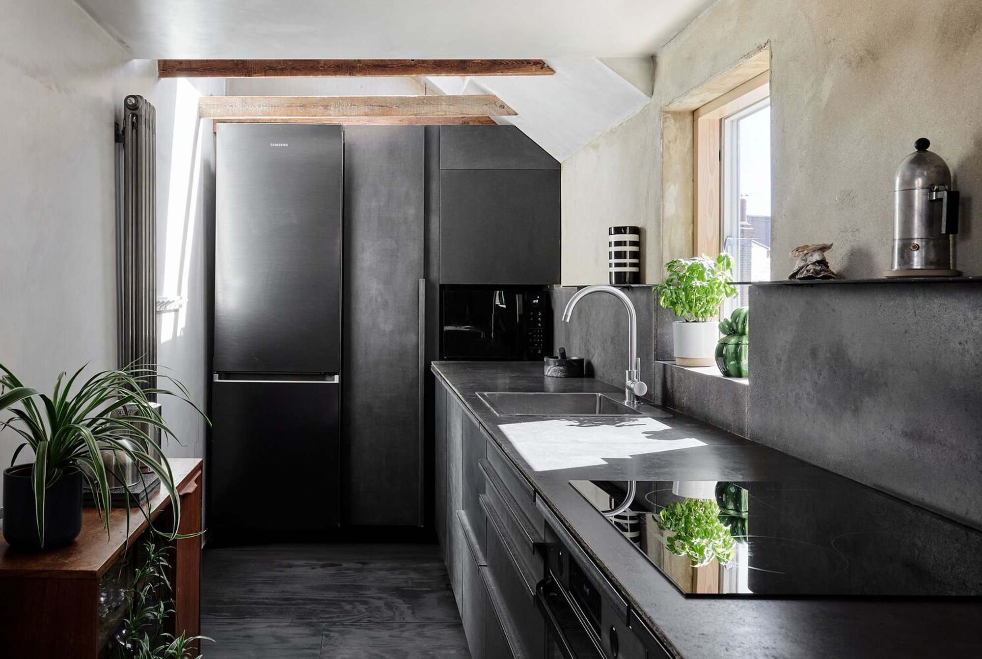 Mezzanine Apartment Design: A Multi-Level Transformation by Office Ten Architecture