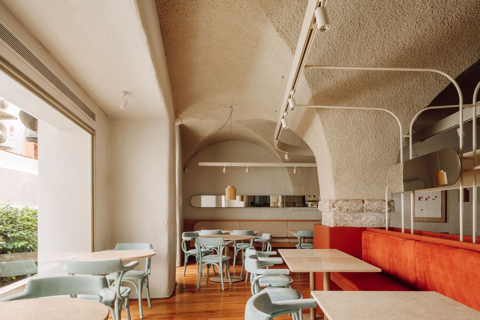 Ofício – Tasco Atípico: A Contemporary Tasca Restaurant Design by Spacegram in Lisbon