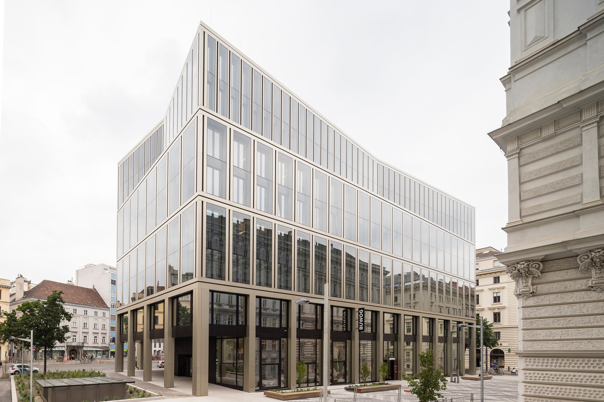 Office Building Rathausstraße 1 by Schuberth und Schuberth + Stadler Prenn + Ostertag
