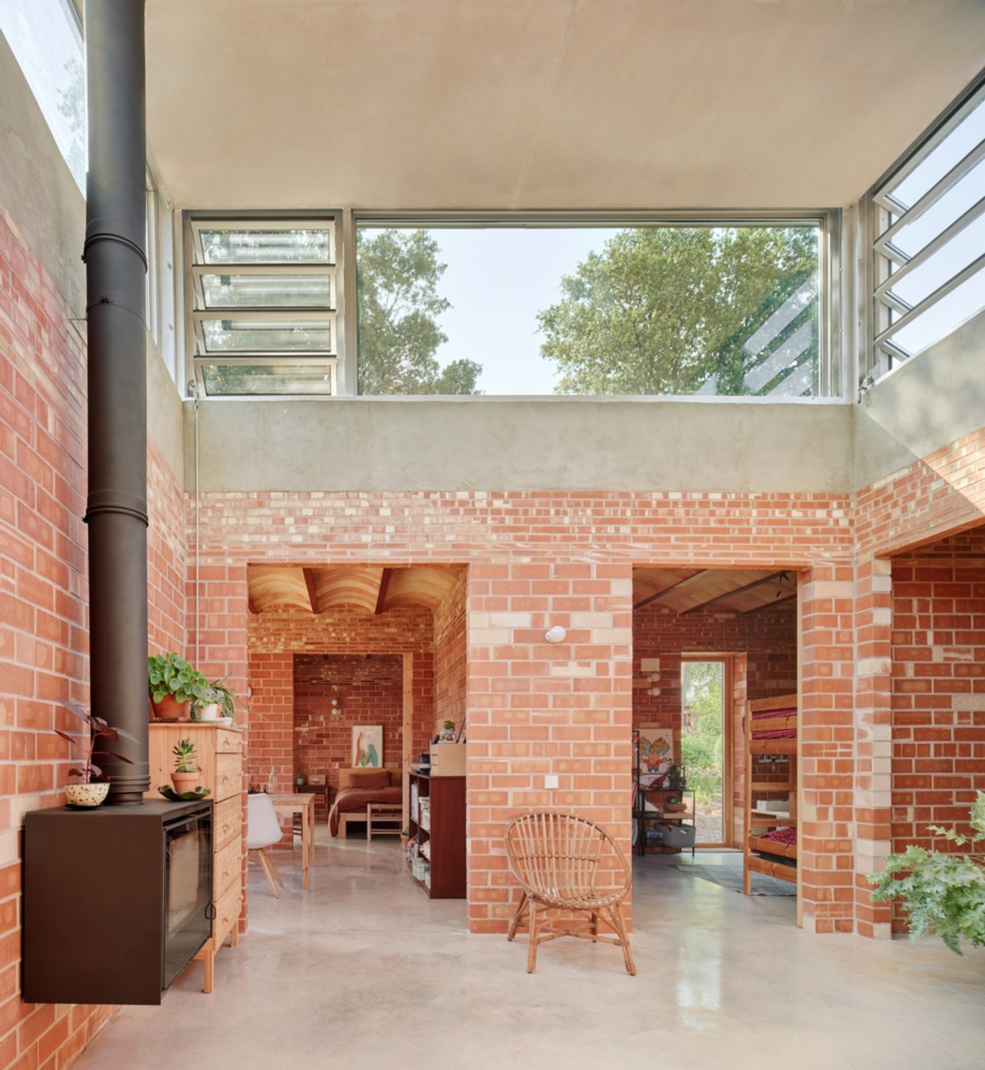 GJ House by Alventosa Morell Arquitectes: A Modular Brick House Design for Sustainable Living in Catalonia