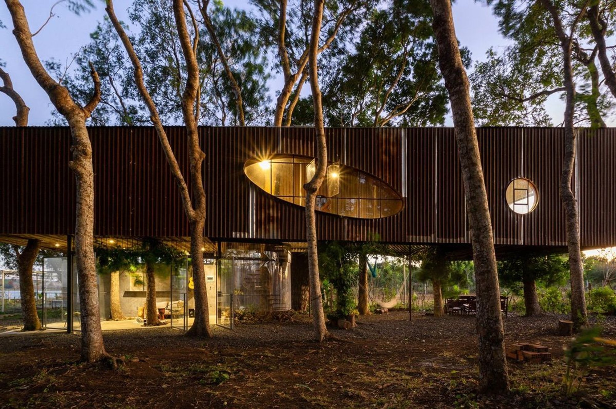Tree House by the Lake by H2 Architects: A Sustainable Retreat Nestled in Vietnam’s Forest Canopy