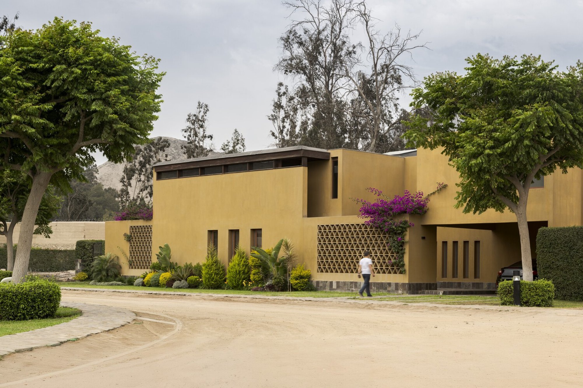 House in Cieneguilla: A Brutalist House Design Rooted in Peruvian Cultural Heritage