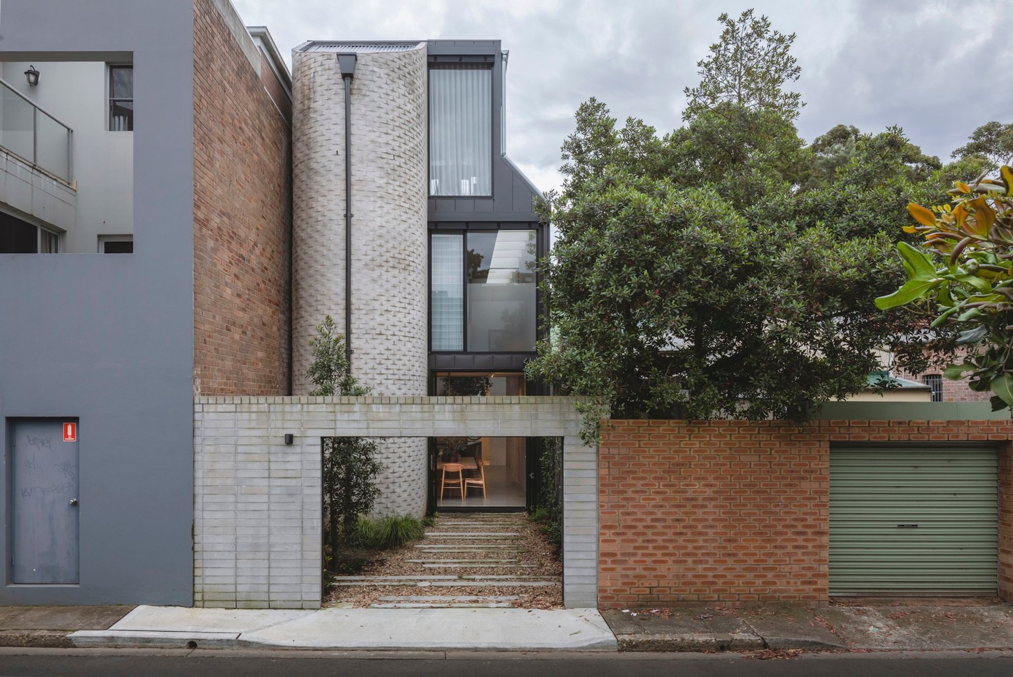 Tree Island House by Carter Williamson Architects – A Vertical Family Oasis in Sydney’s Inner West