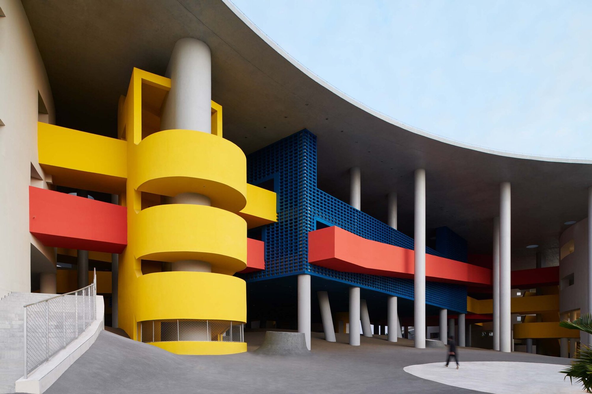 Haikou Jiangdong Huandao Experimental School by TAO: A Borderless Organic Campus Blending Nature and Learning
