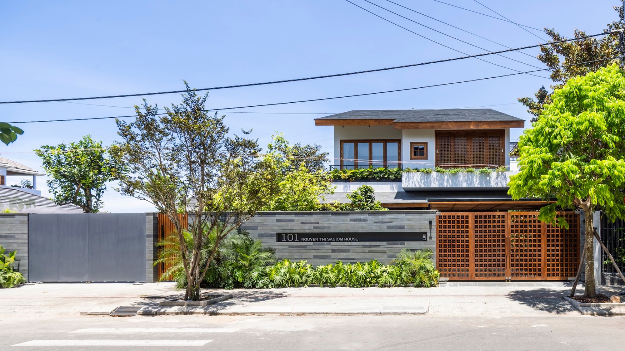 OM House by AN NAM Architecture: A Tropical Courtyard House Design Rooted in Privacy and Nature