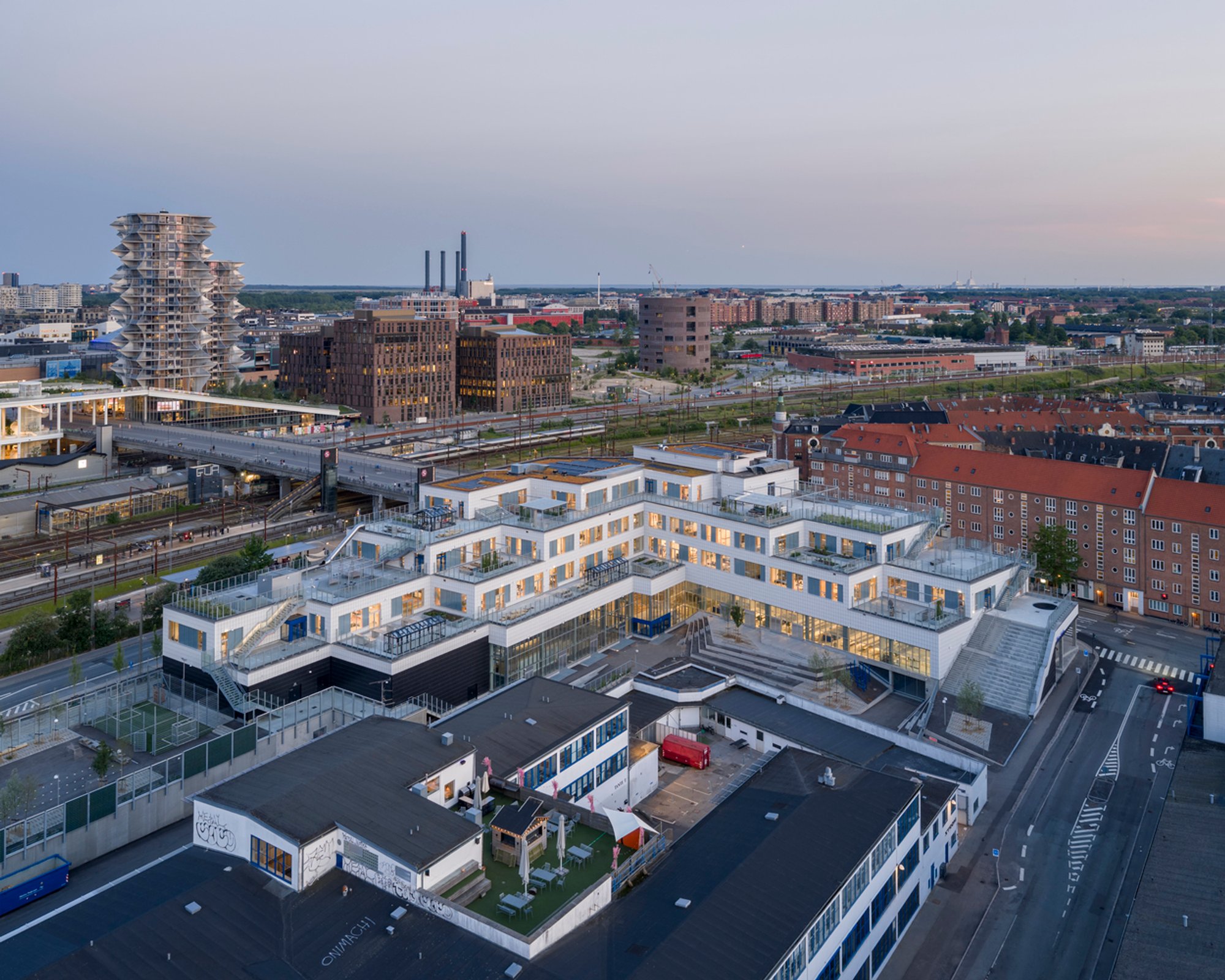 School Architecture in Copenhagen Meatpacking District: A Landmark of Learning, Food, and Movement