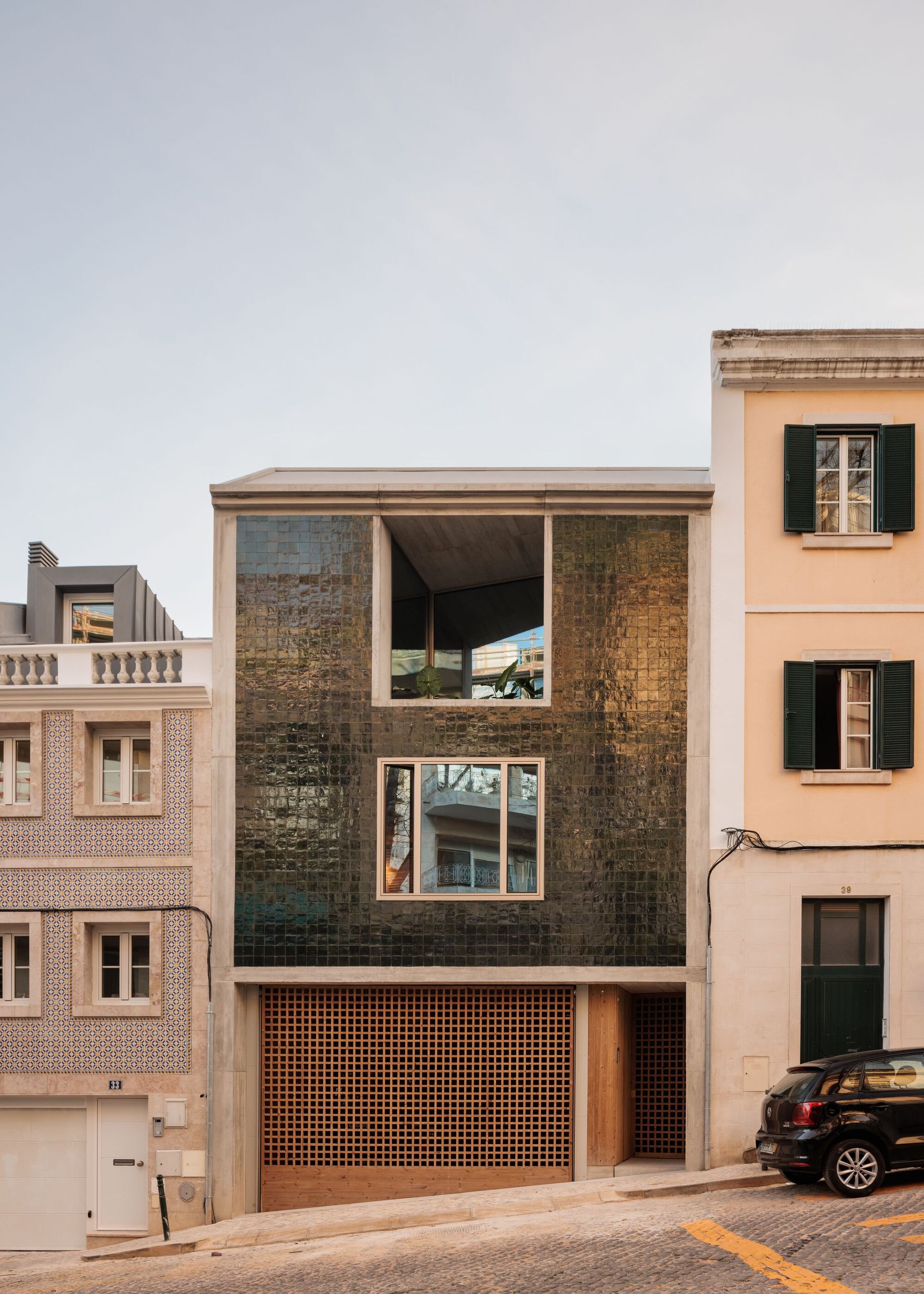House in Rua São Francisco de Borja by Ricardo Bak Gordon: A Modern Lisbon Masterpiece Integrating Architecture and Heritage