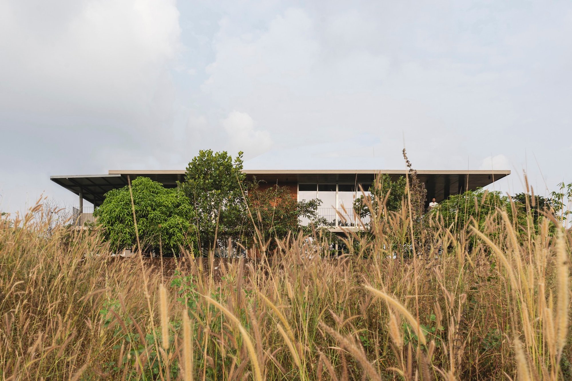 The Slab House by 3dor Concepts: Minimalist Hilltop Residence in Taliparamba, Kerala
