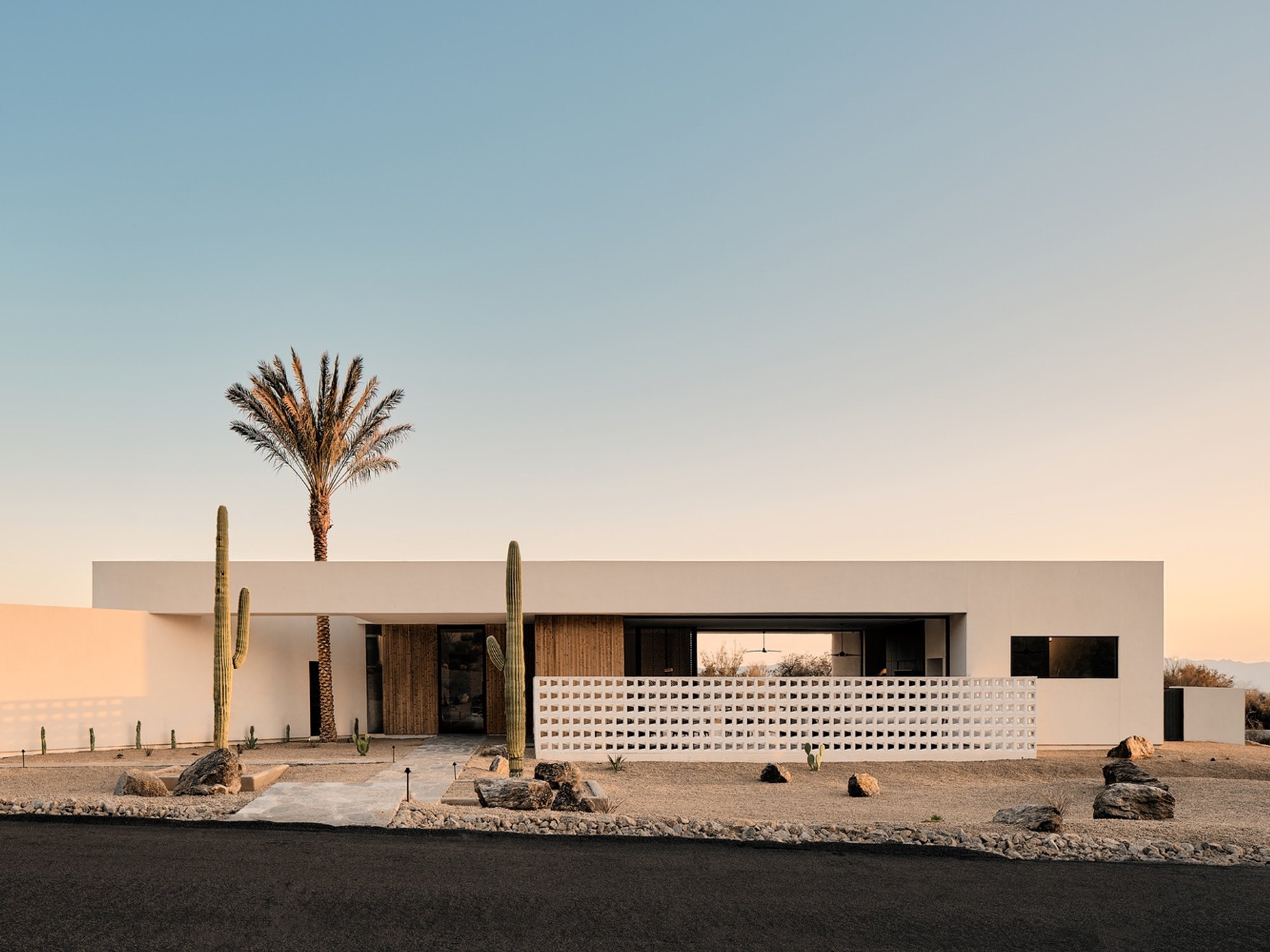 White Dates House by The Ranch Mine — A Contemporary Tribute to Phoenix’s Midcentury Modern Legacy
