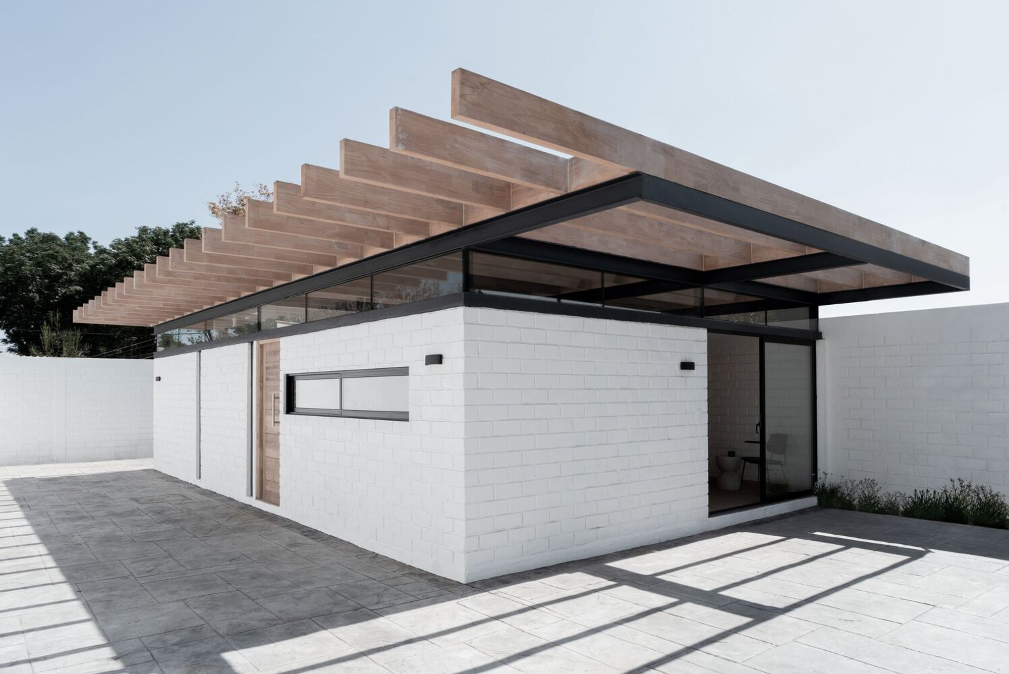 Unique House by blaq arquitectos – A Contemporary Transformation in Santiago, Chile