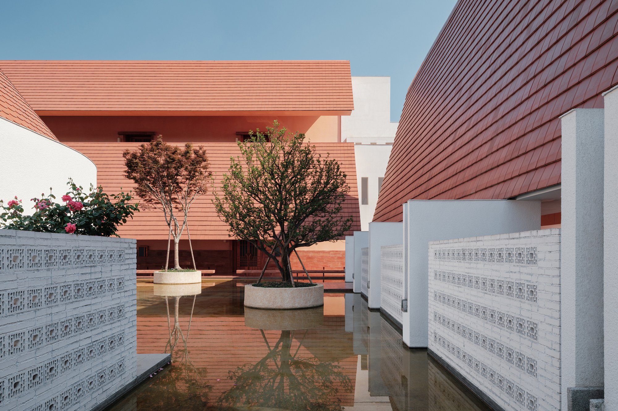 YongLi Red Tile Plaza We&Arch: A Contemporary Hospitality Retreat in Chengdu’s Forests