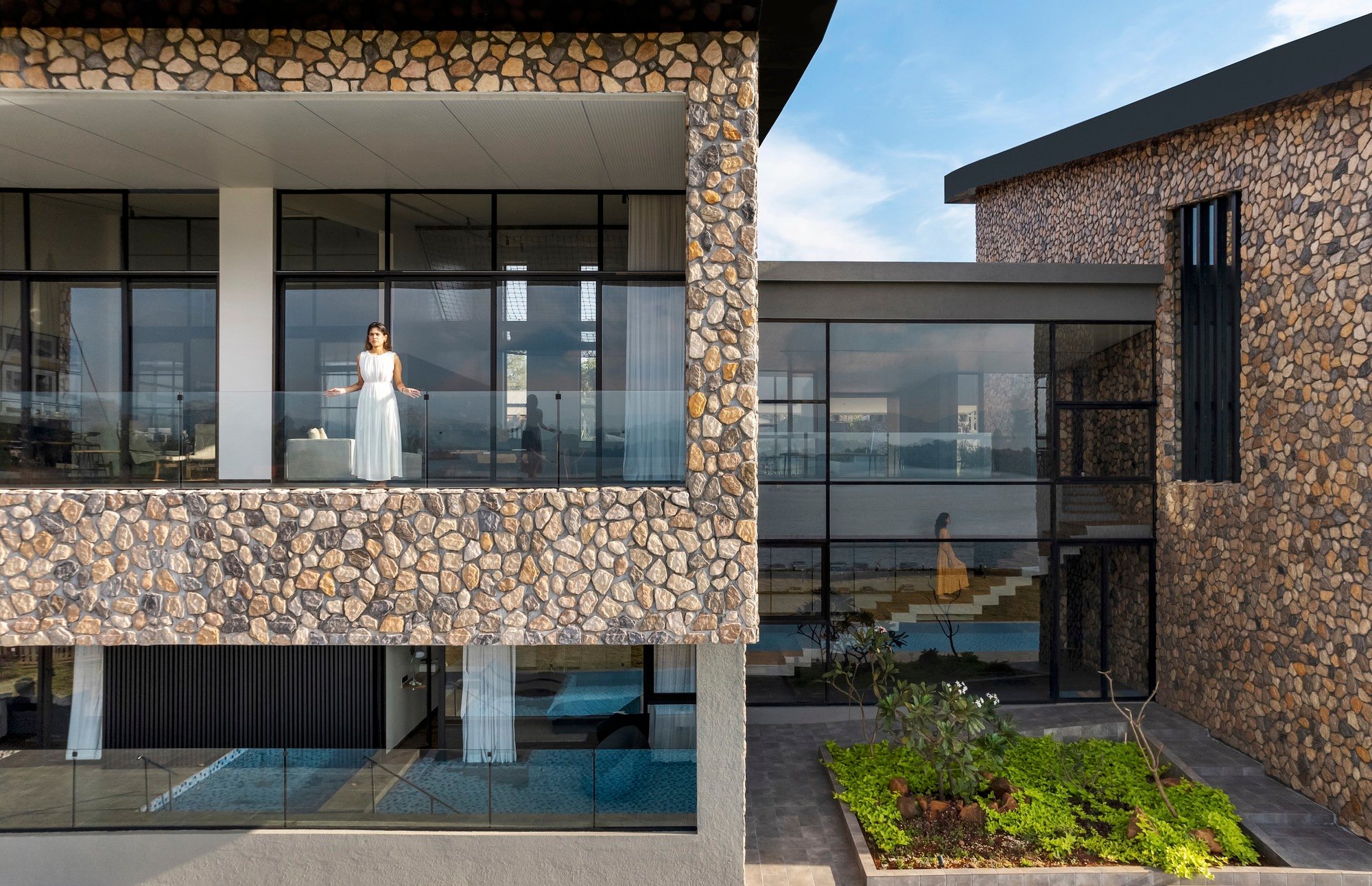 House by the Lake by kaviar:collaborative – A Modern Retreat Blending Architecture with Nature