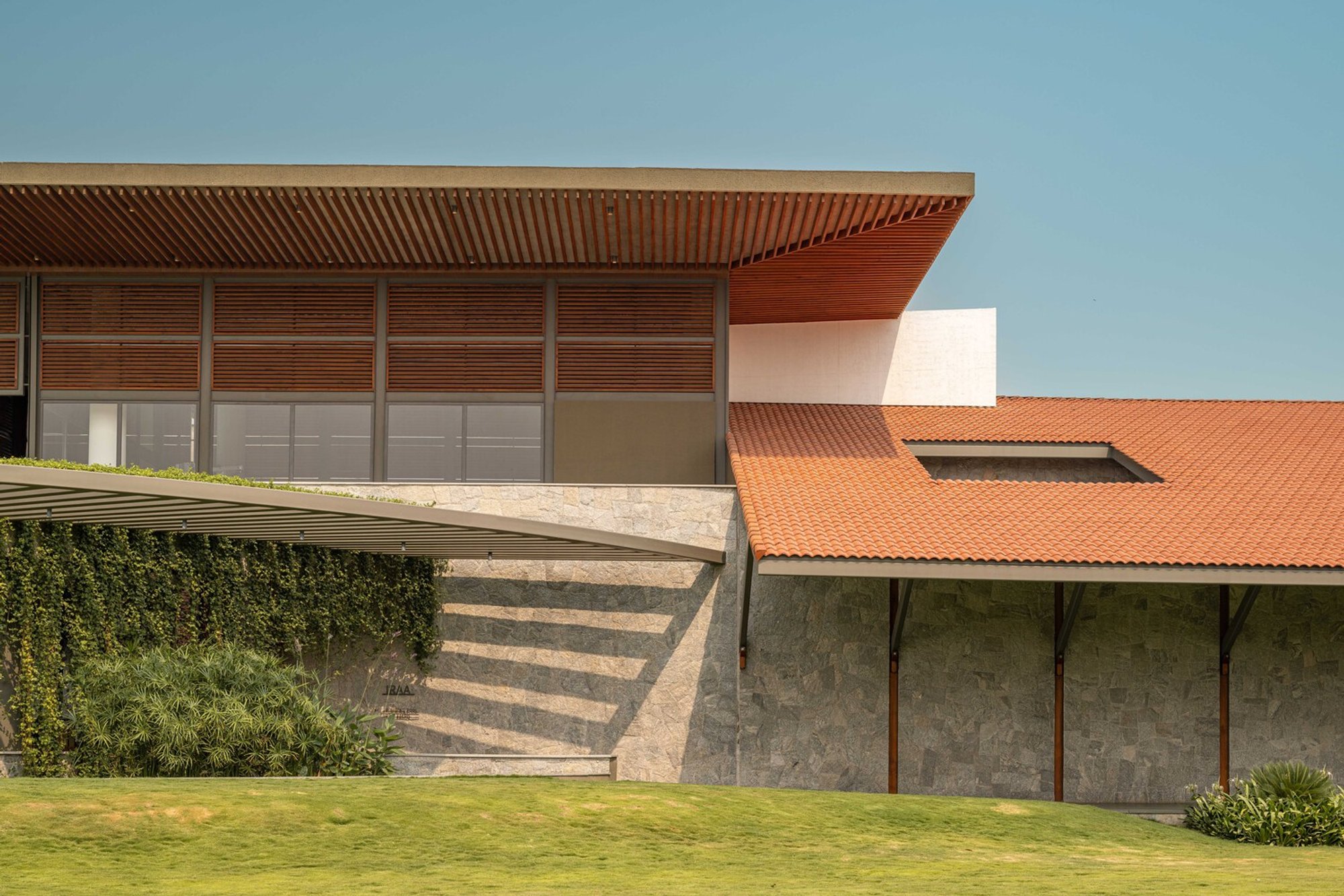 Climate Responsive Architecture: Gulmohar Clubhouse by Khosla Associates in Raipur