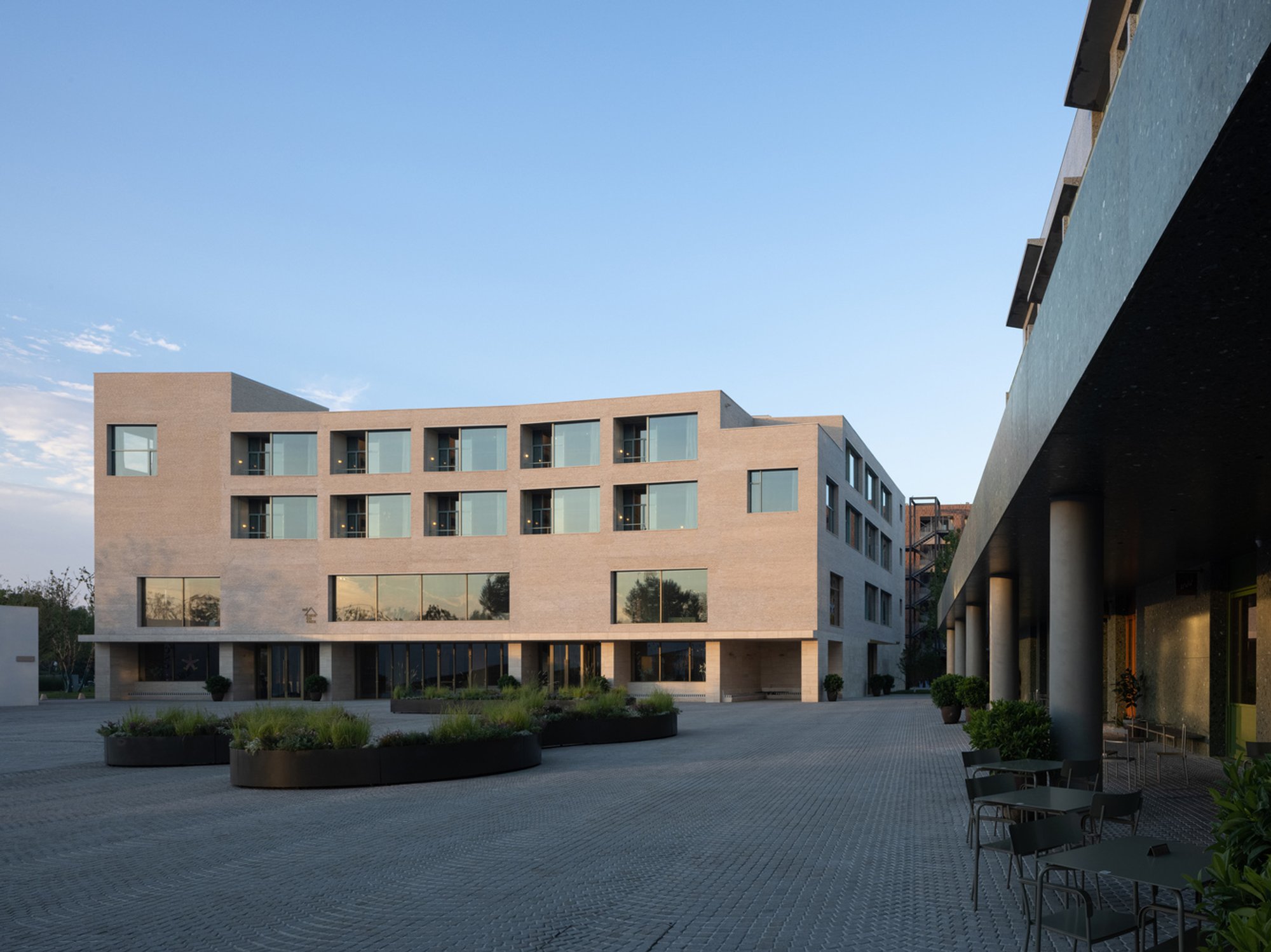 Youyi Bay Community: Mixed-Use Architecture in Qinhuangdao by genarchitects