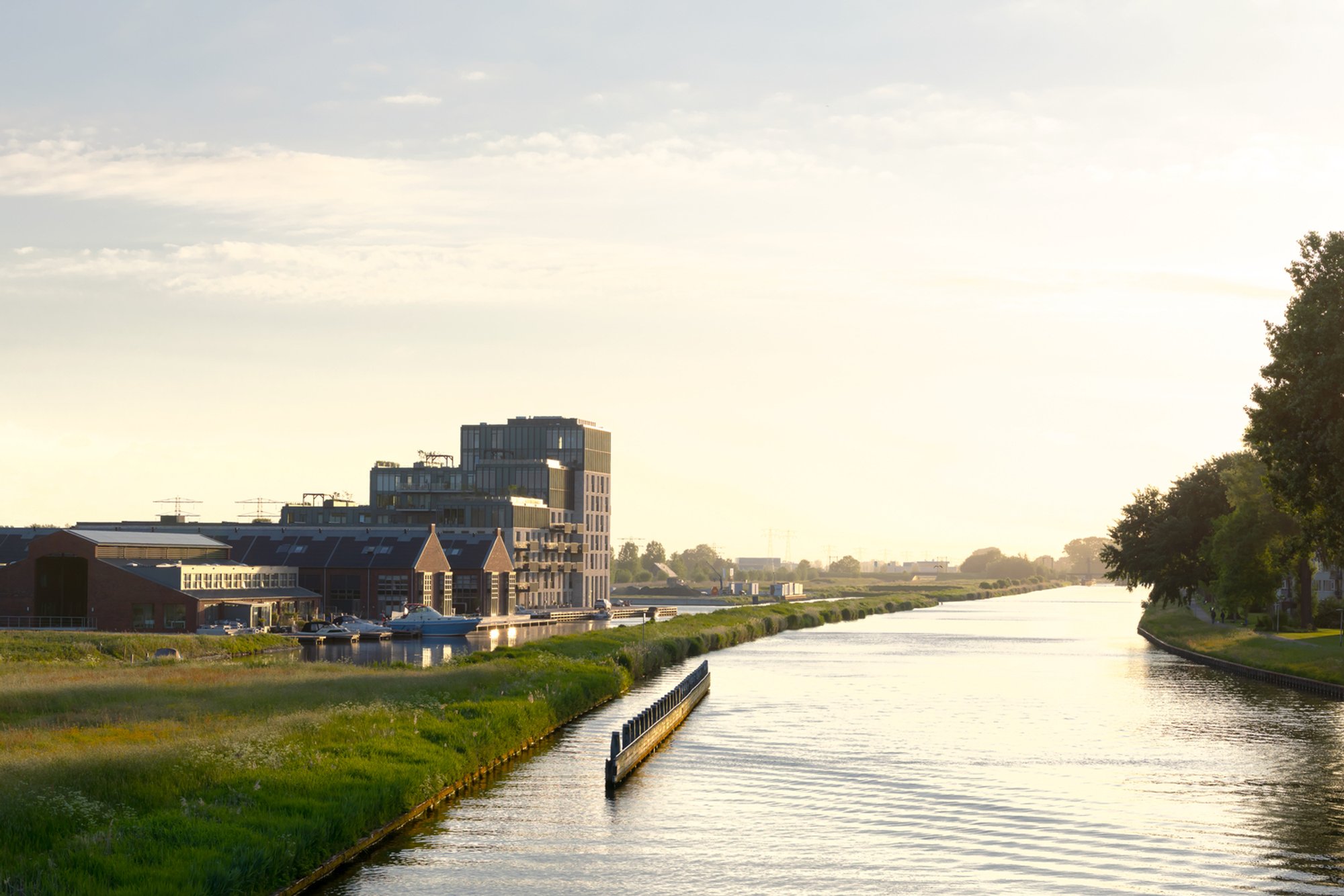 Waterfront Residential Architecture: Huis aan de Haven by Powerhouse Company in Leeuwarden
