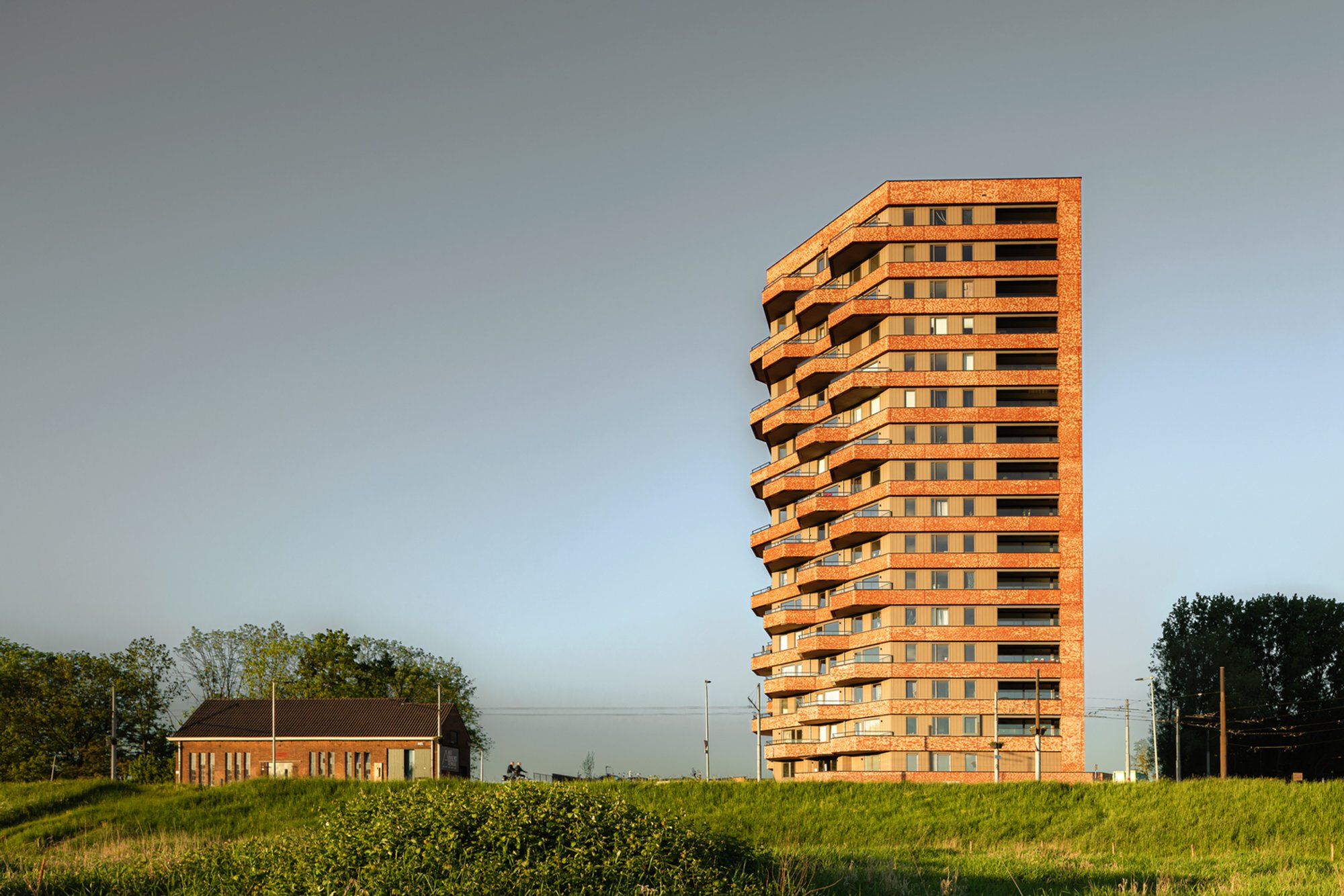 Nelson Residential Tower: A Landmark Diamond-Shaped Residential Tower on the Rhine
