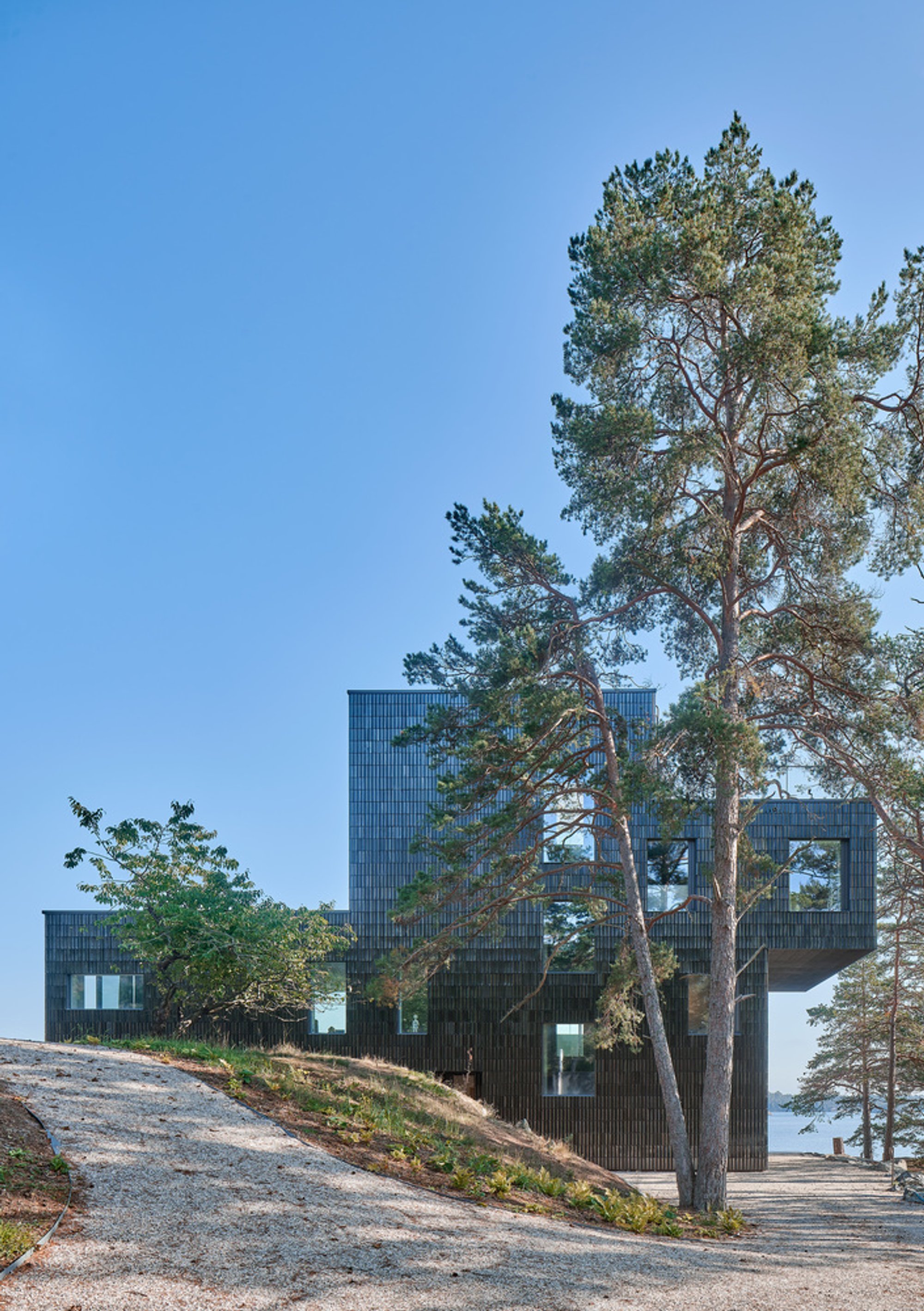 Villa Sagalid by sandellsandberg arkitekter — A Bold Hillside Retreat in the Stockholm Archipelago