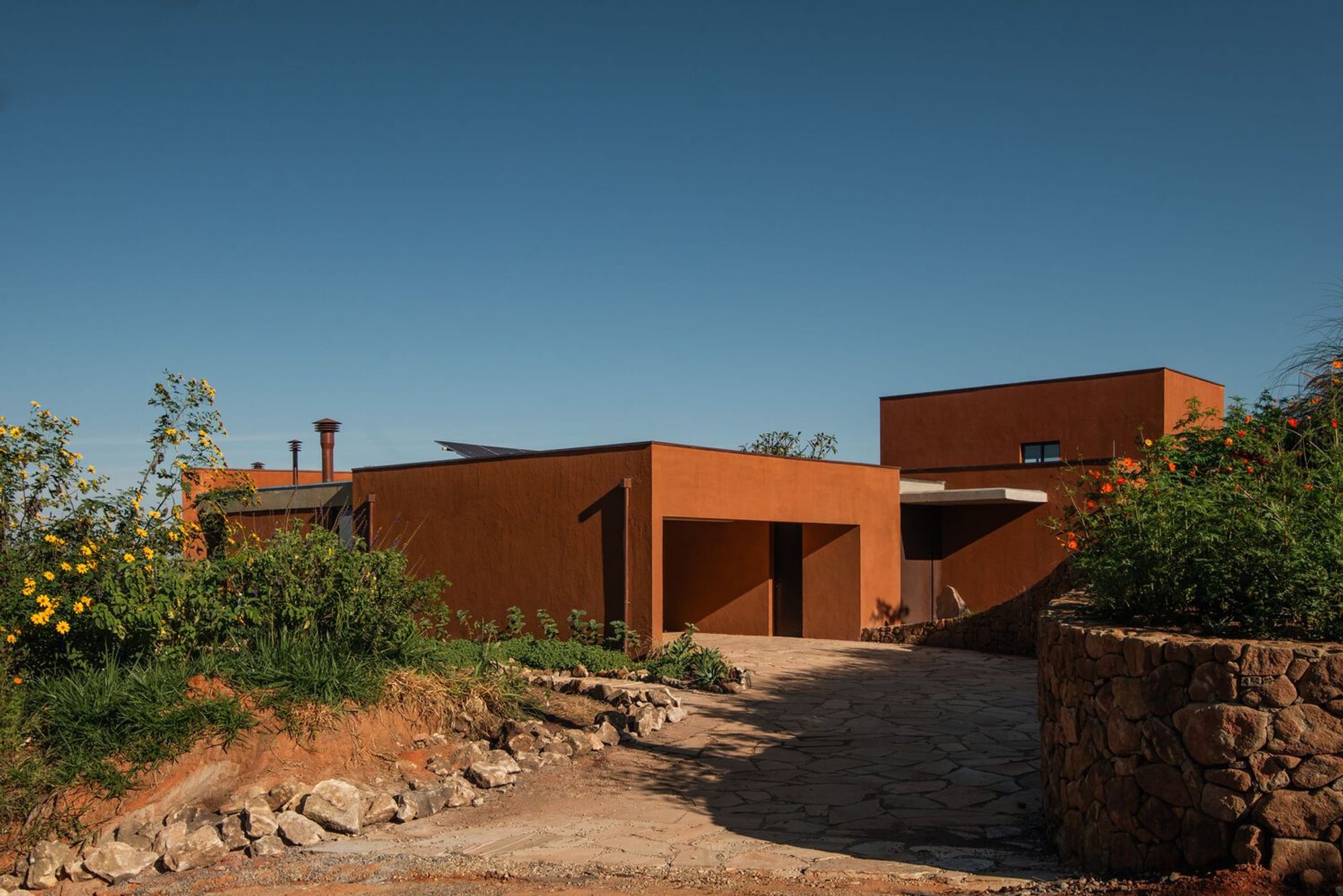 Ankh House TAU Arquitetos: A House of Life in the Brazilian Countryside