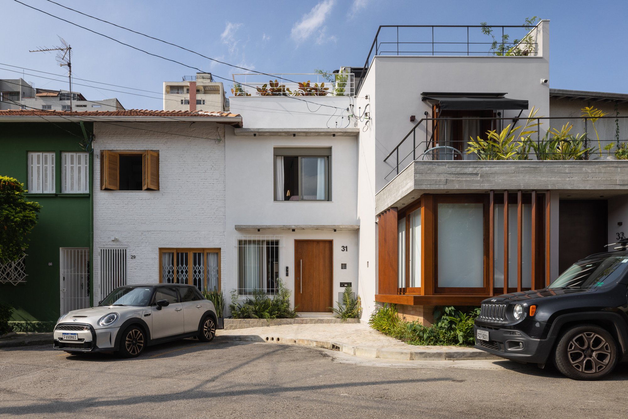 Gonzalez Monteiro House by Alvorada Arquitetos