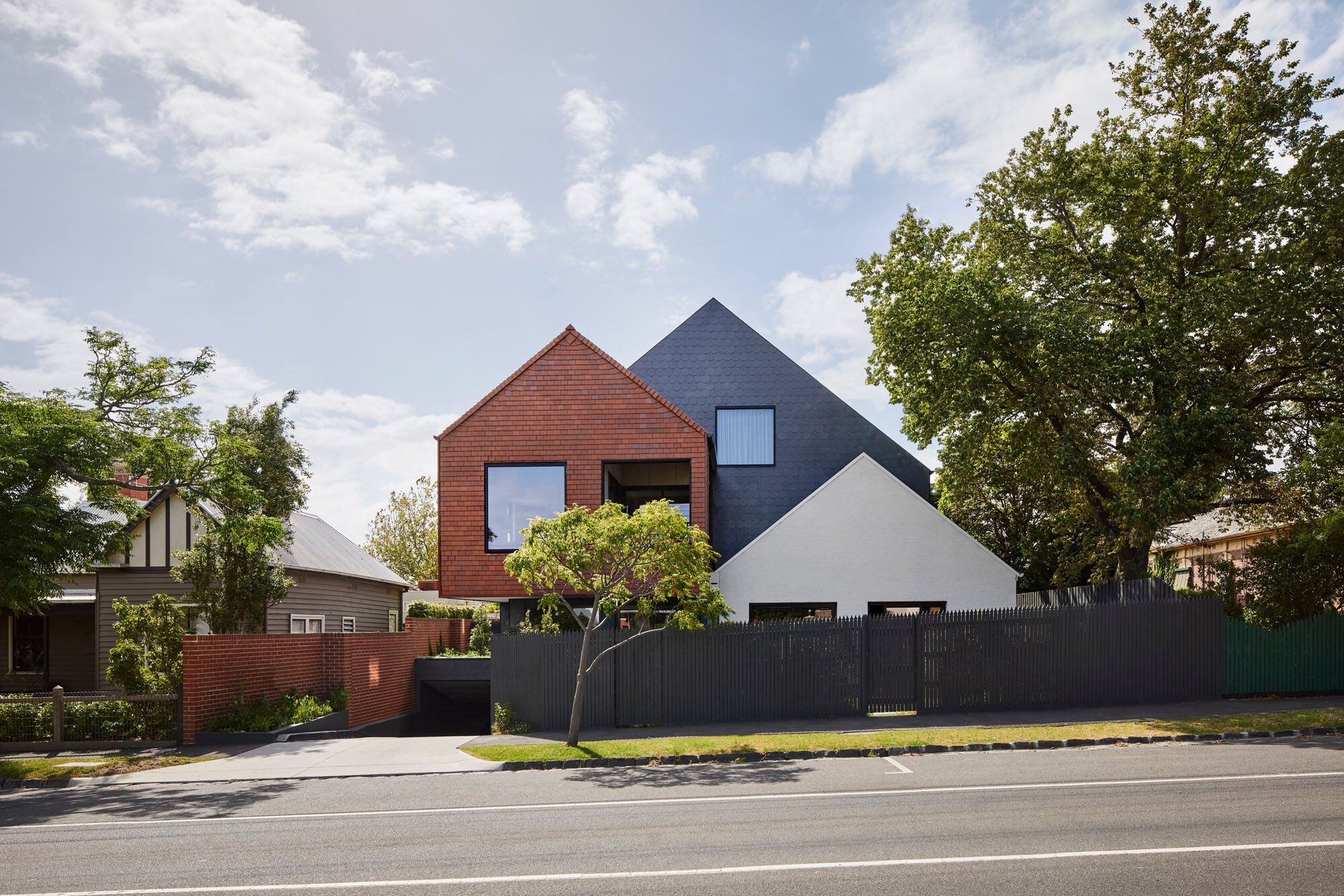 Slate House by Austin Maynard Architects – A Sustainable Multi-Residential Landmark in Brighton
