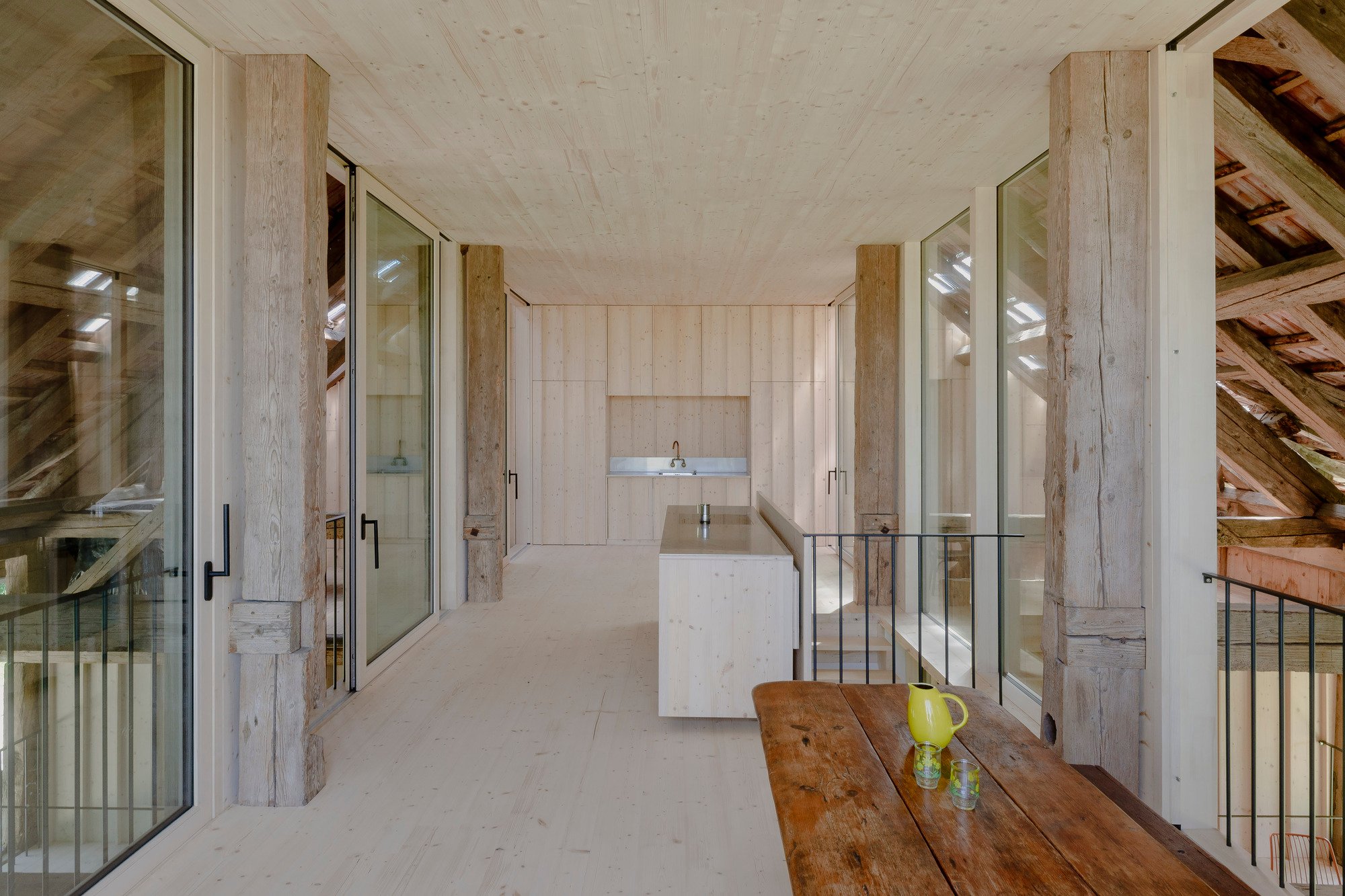 Transformation of a Protected Barn by Simon Durand Architecte: Reviving Heritage with Contemporary Design