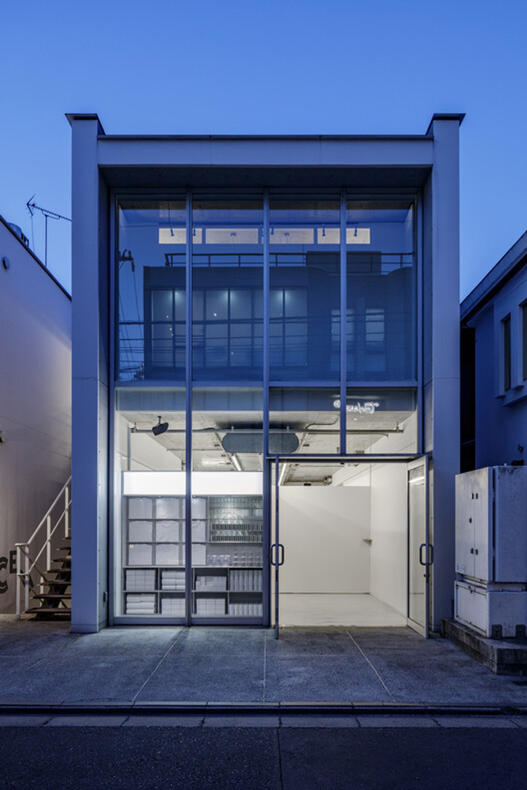 Tracing by ambientdesigns – Redefining Retail and Gallery Interiors in Shibuya, Tokyo