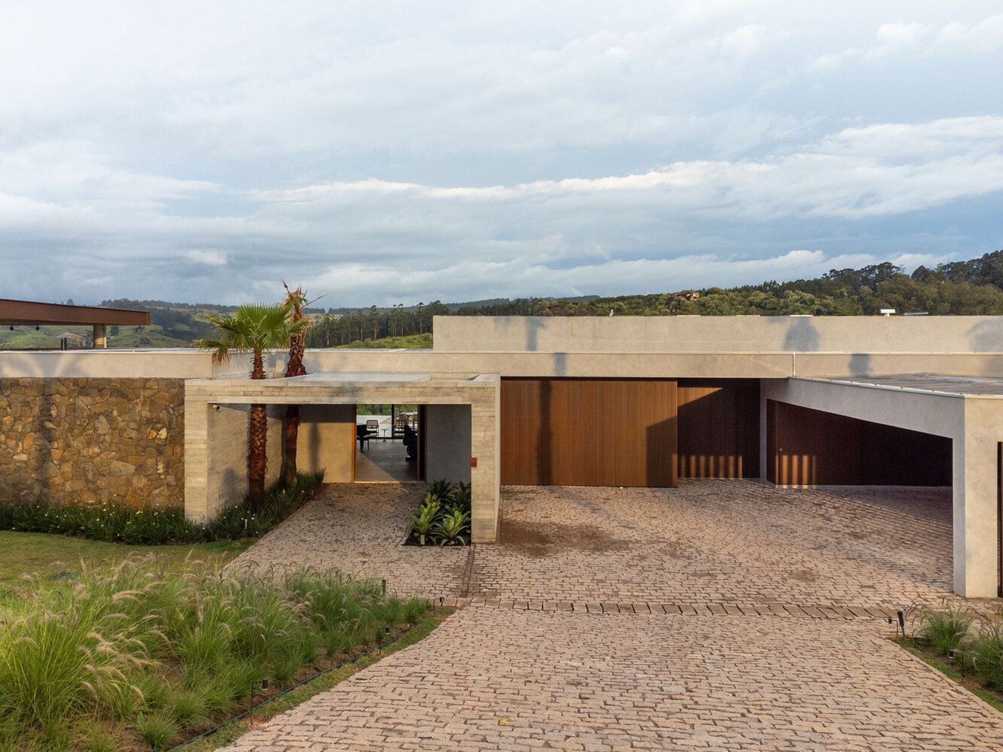The Good House by Rodrigo Vilas Boas Arquitetos