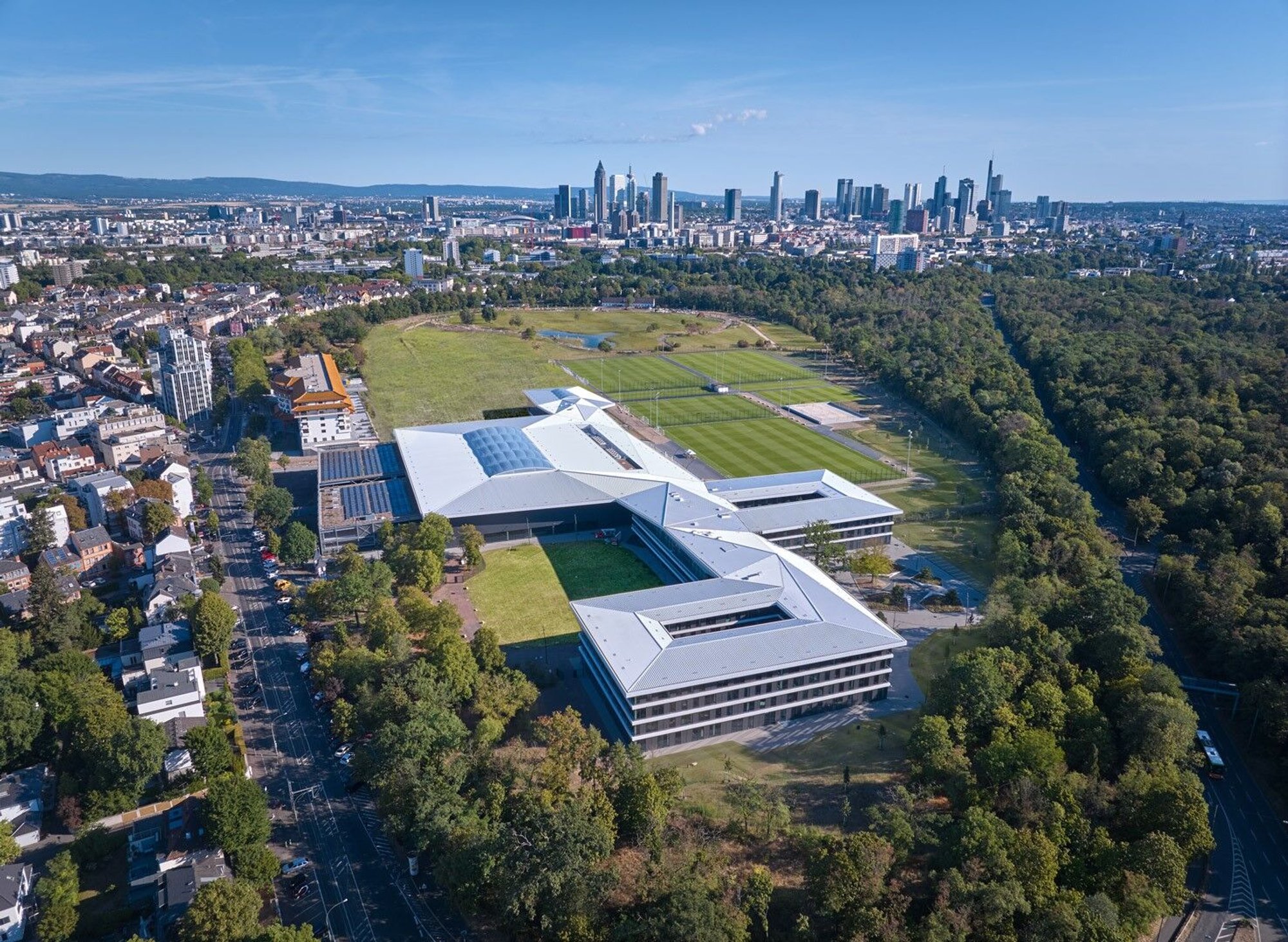 DFB Campus by kadawittfeldarchitektur: A Modern Sports and Training Hub in Frankfurt