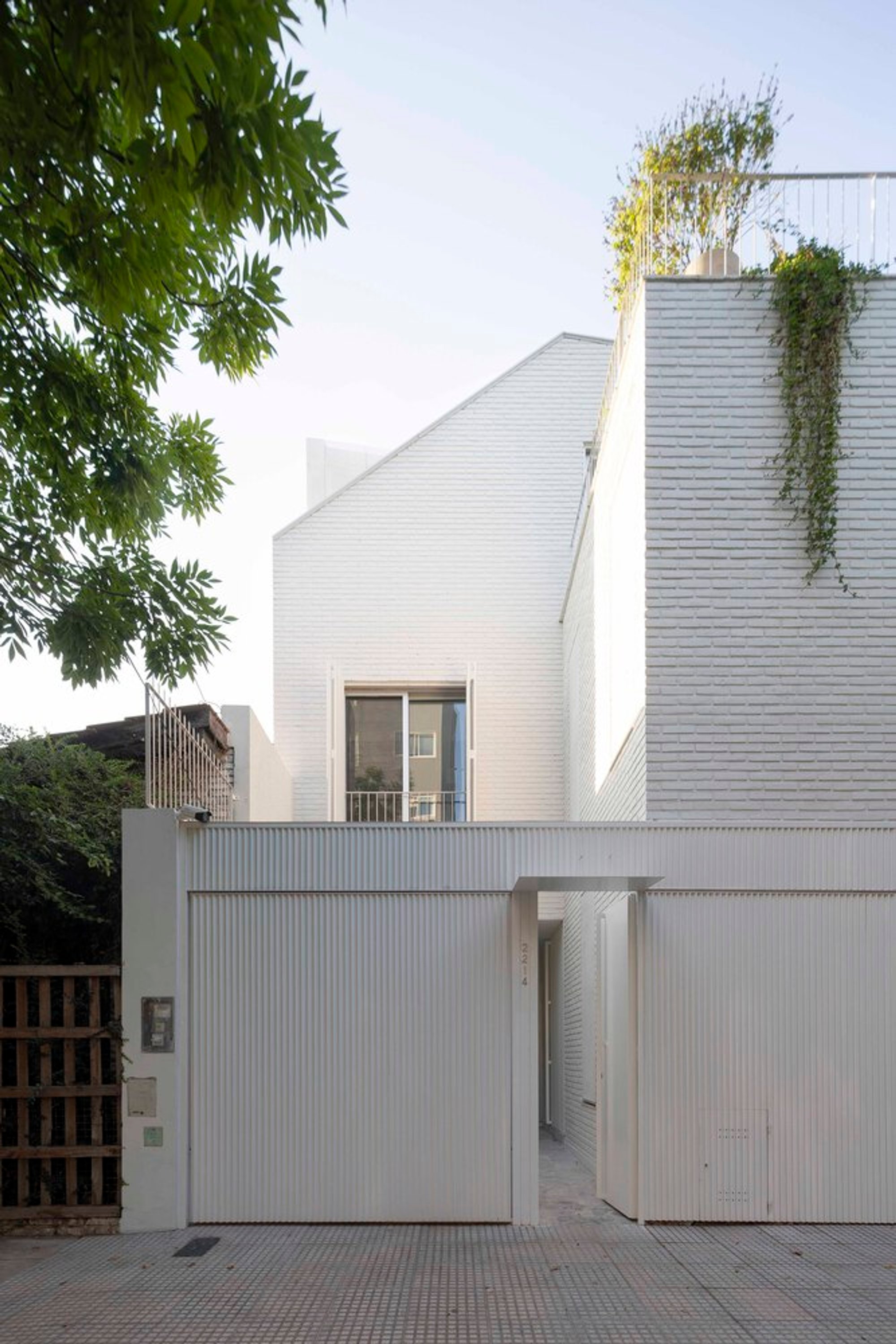 House Vedia by BHY Arquitectos