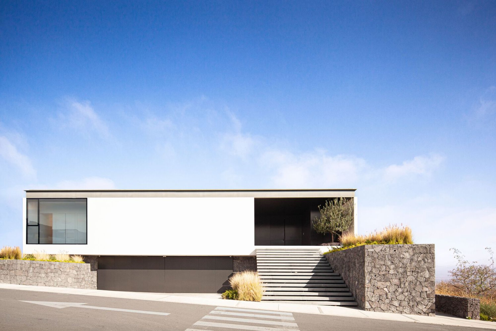 House Prada by Jorge Hernández de la Garza – Modern Mexican Architecture in Querétaro