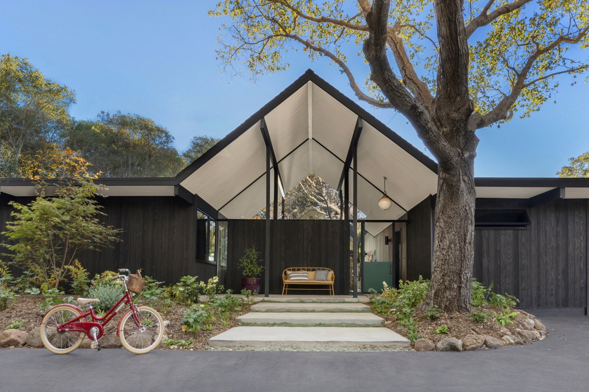 Eichler House Renovation by Gustave Carlson Design – Palo Alto, California
