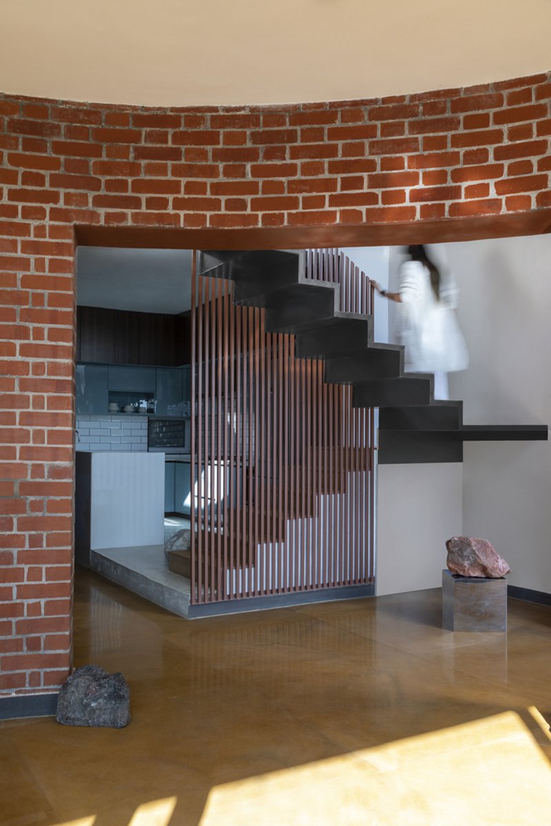 All photographs are works of&nbsp;Suryan // Dang