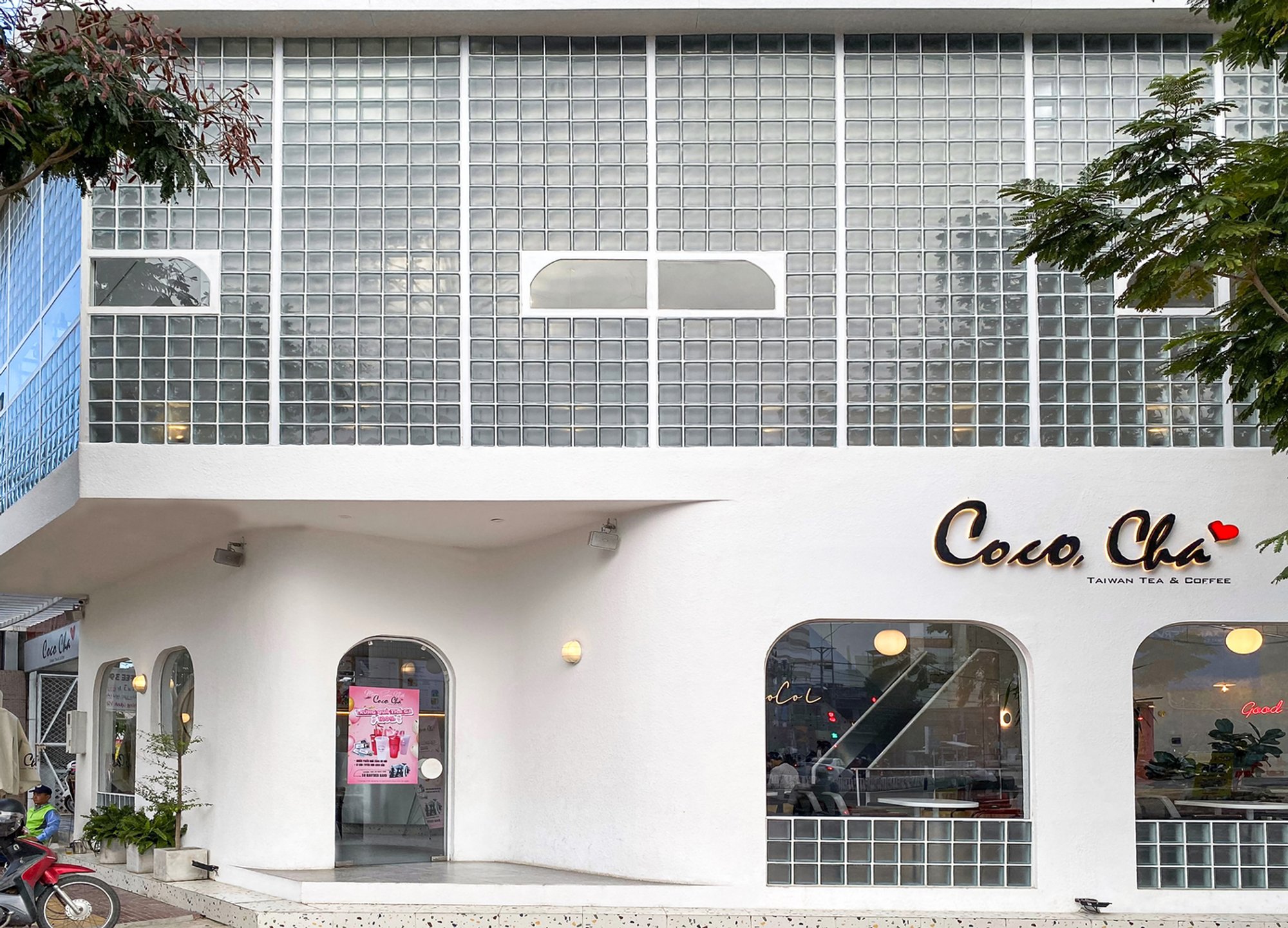 CoCo Cha Taiwan Tea & Coffee – White Lantern by PT Arch Studio