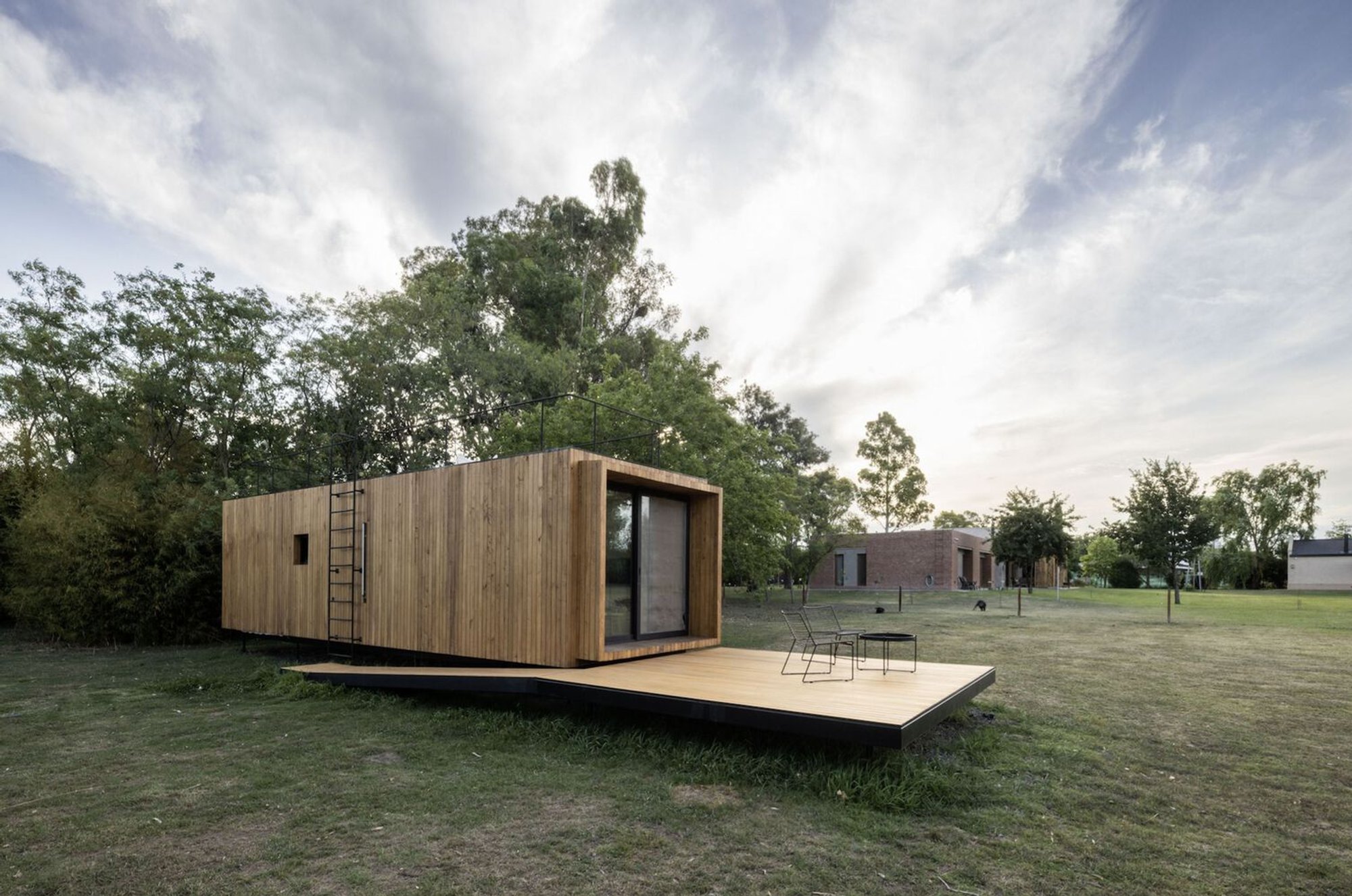 LABT-20 Modular Home by Estudio Borrachia Arquitectos + GB Arquitectos