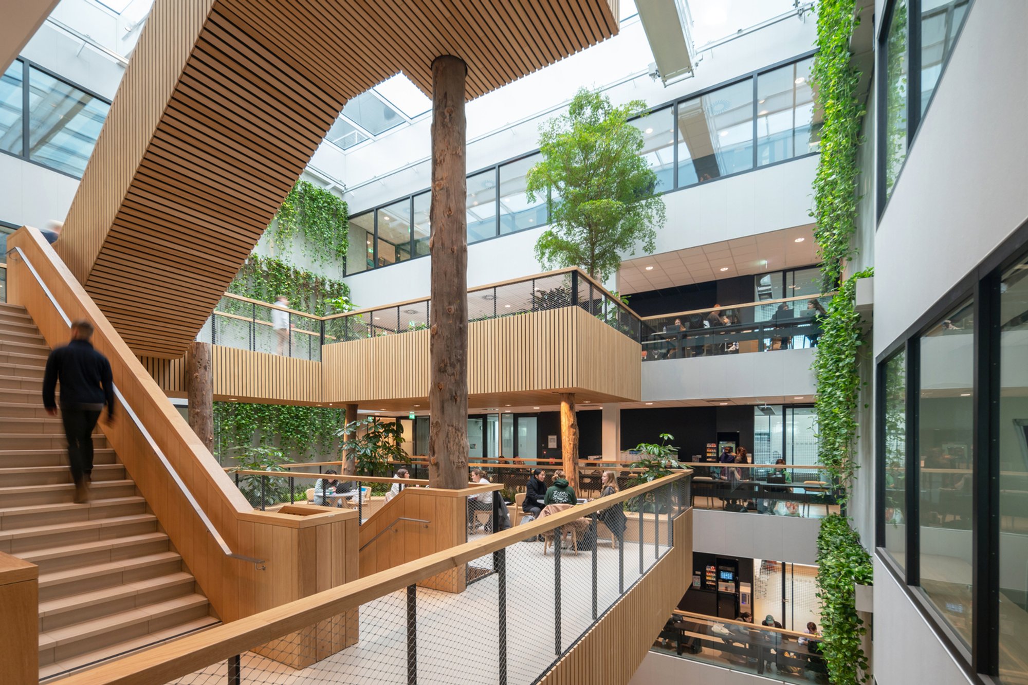 Langeveld Building by Paul de Ruiter Architects – A Benchmark in Sustainable University Design