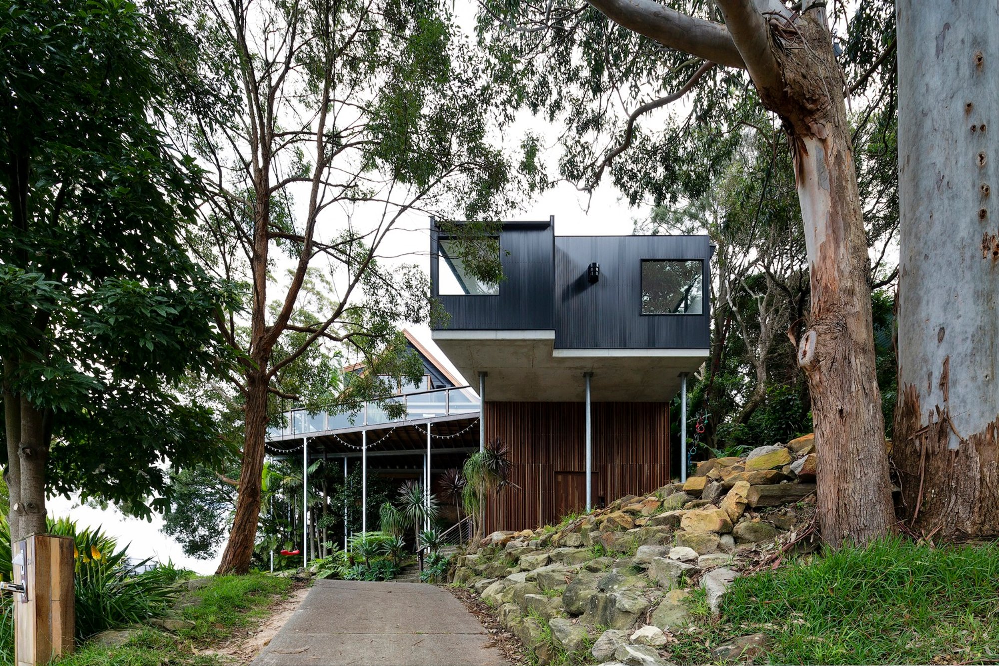 Tree House by North by North – Sustainable Family Living in the Trees