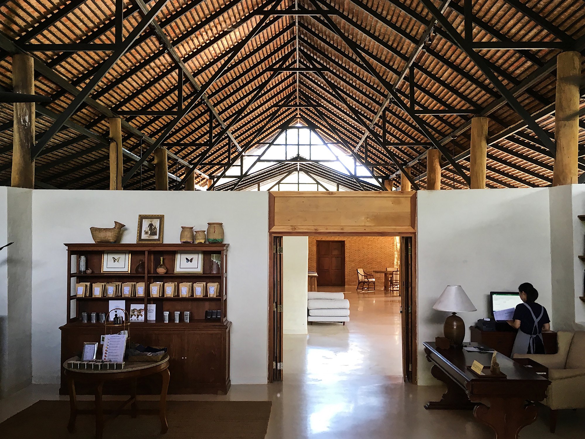 Araksa Tea House: Sustainable Architecture by Simple Architecture in Mae Taeng, Thailand