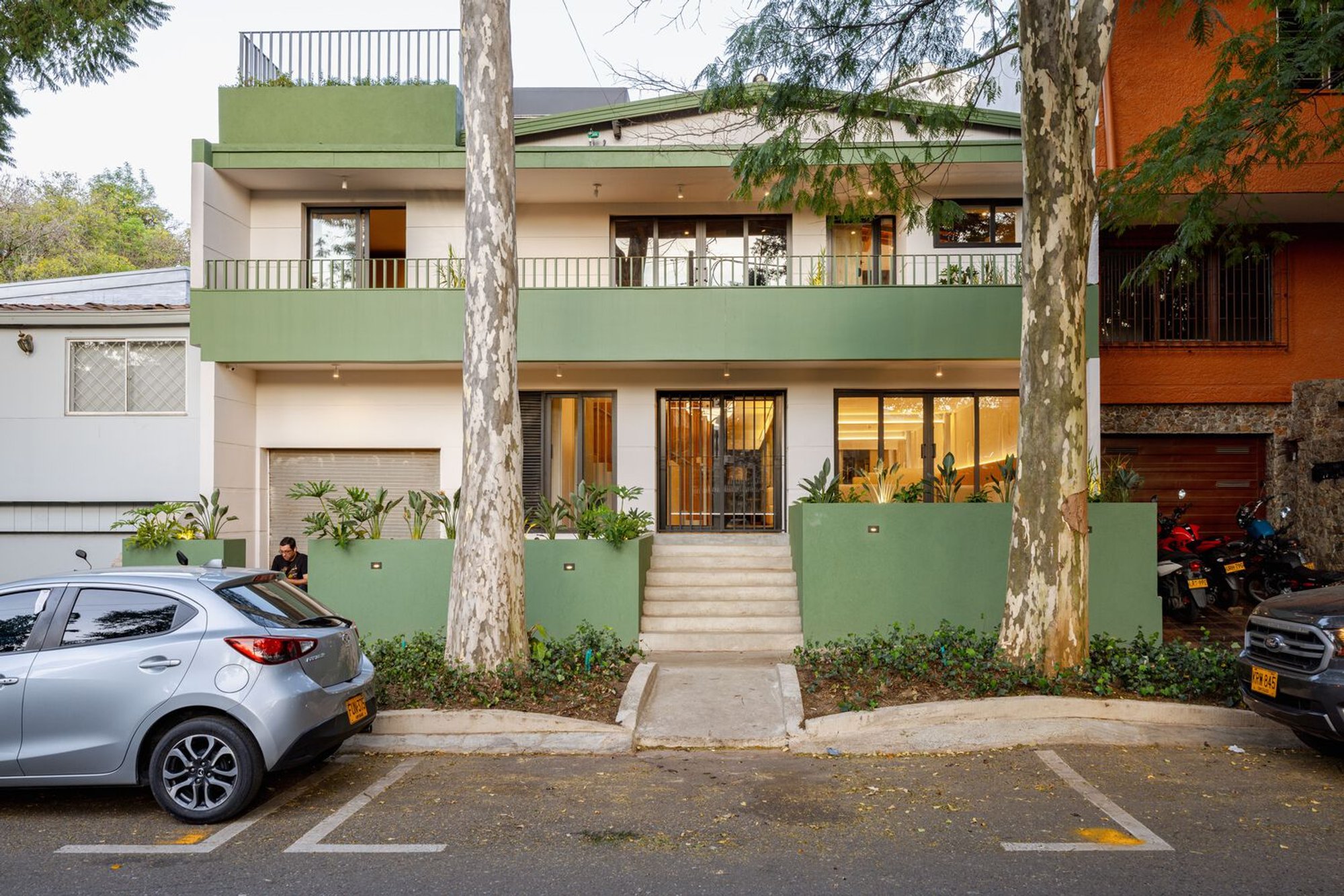 CHCW House in Medellín: Adaptive Reuse, Coworking Architecture, and Hybrid Urban Living