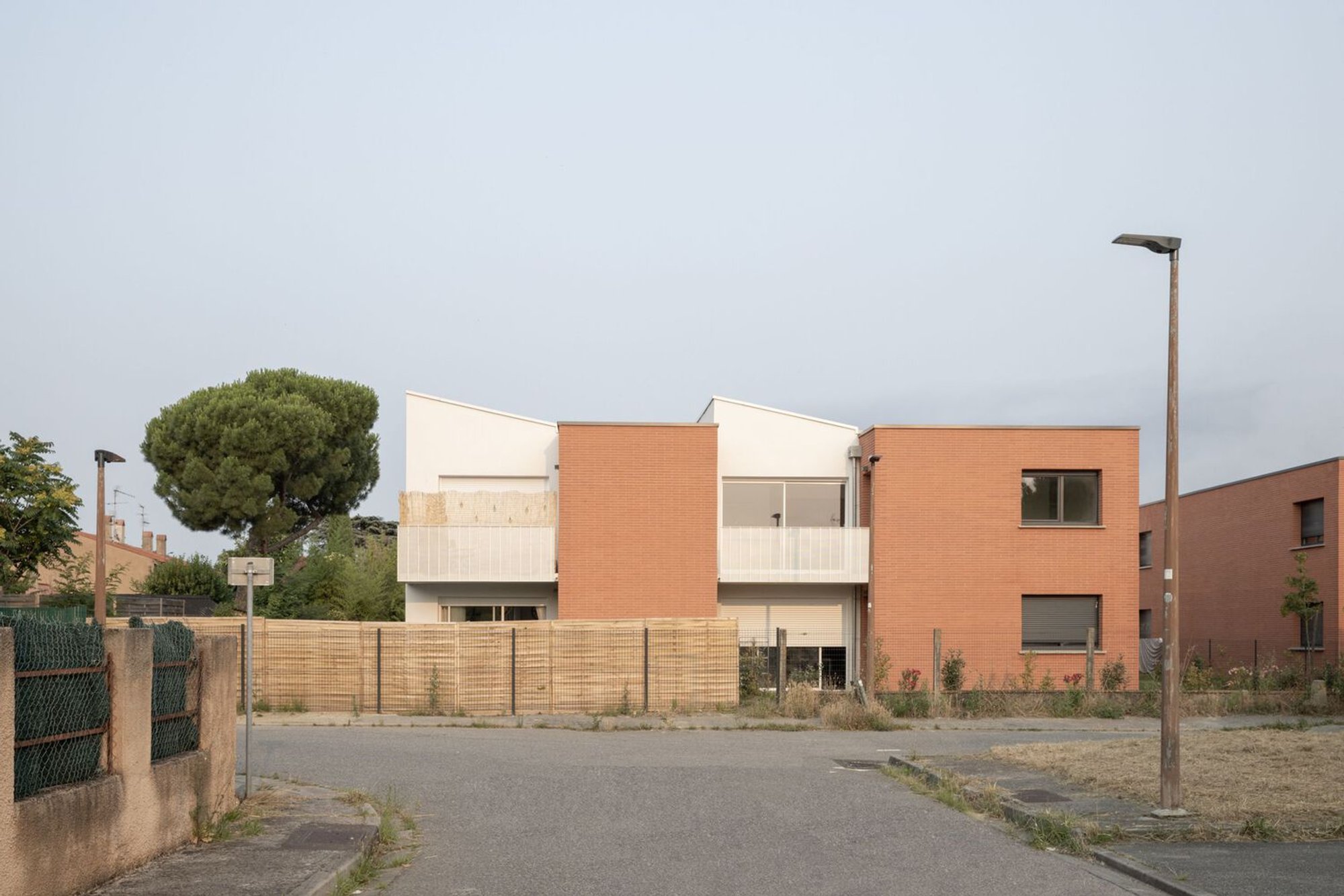 Cosmo Residence: Contemporary Residential Living in Toulouse