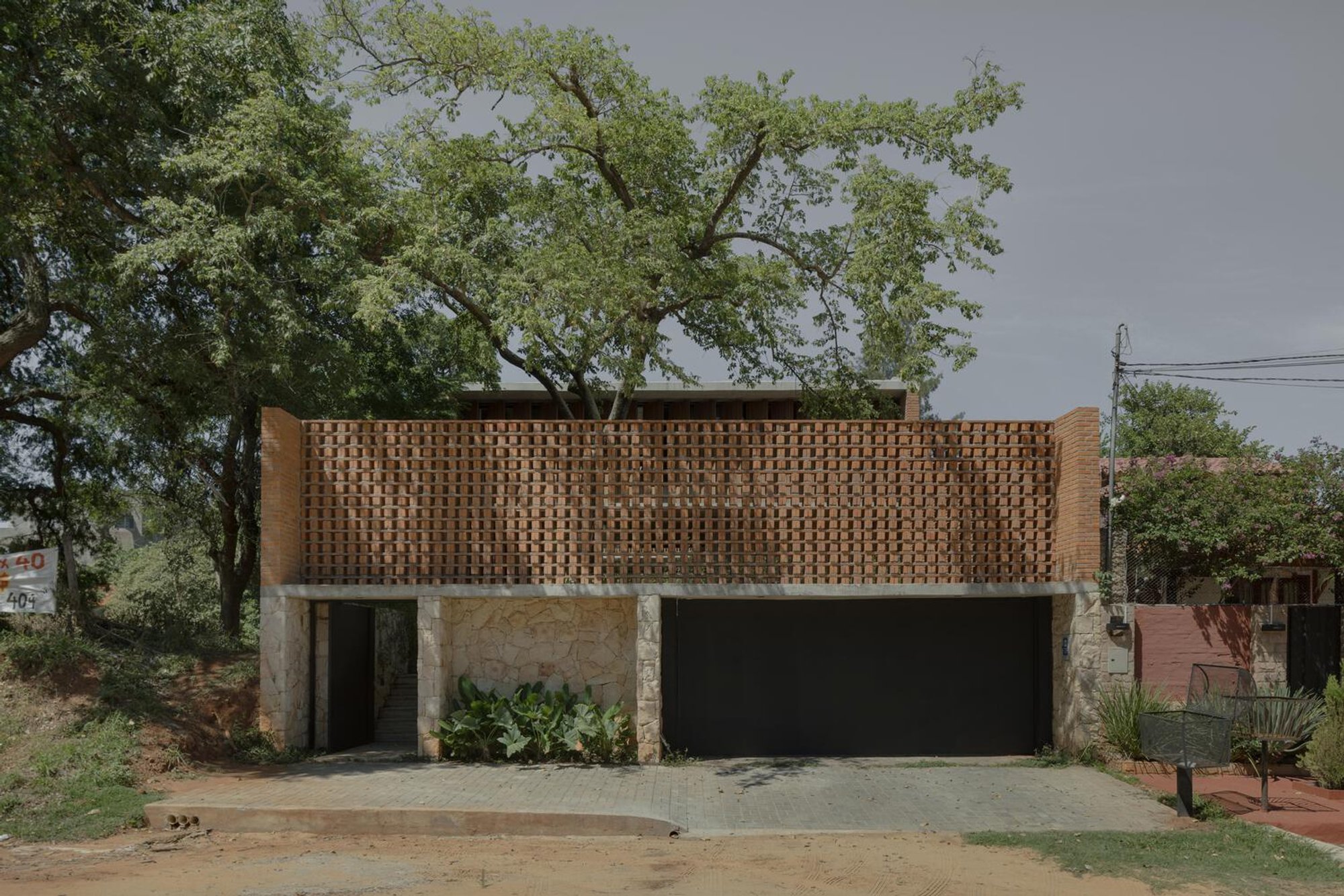 NoFe House by Equipo de Arquitectura: A Sustainable Brick Residence Rooted in Nature in Luque, Paraguay