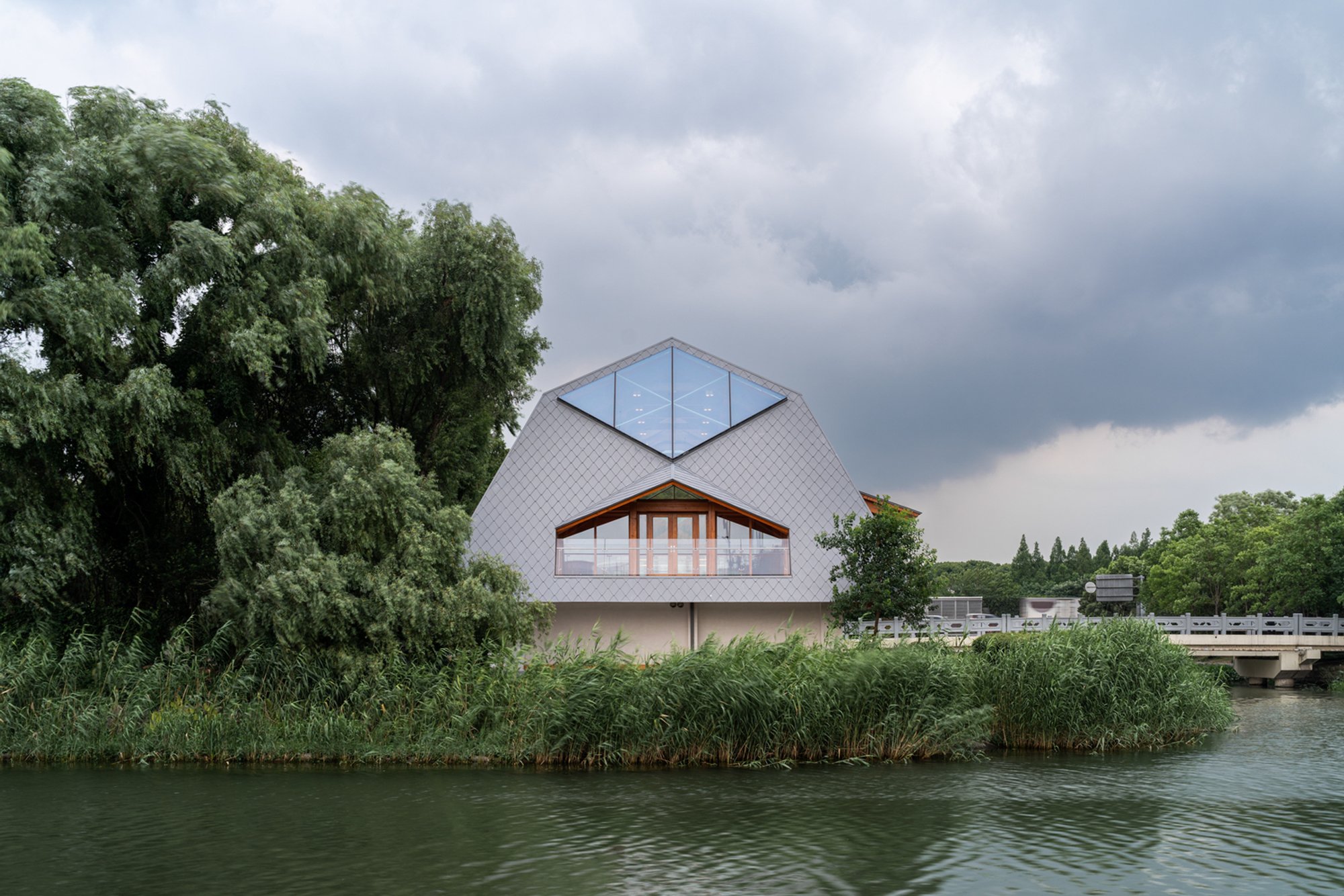 Transforming Urban Green Spaces: Service Stations of Changning Outer-Ring Ecological Park Belt by Atelier Z+ and YeArch 