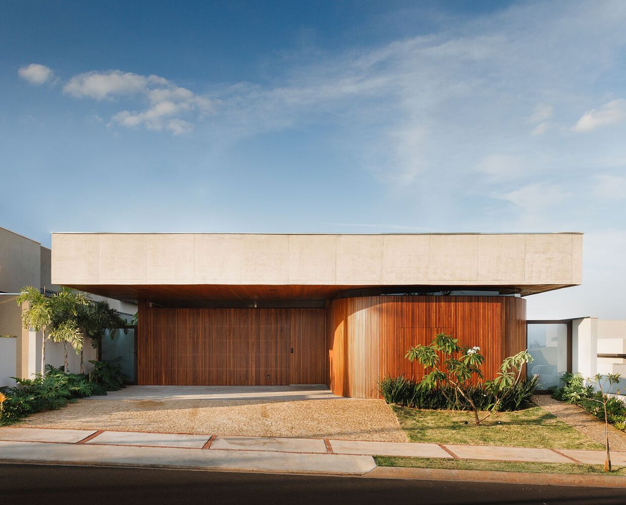 Dali Twins House: A Contemporary Family Home Designed for Twin Living in Bauru, Brazil