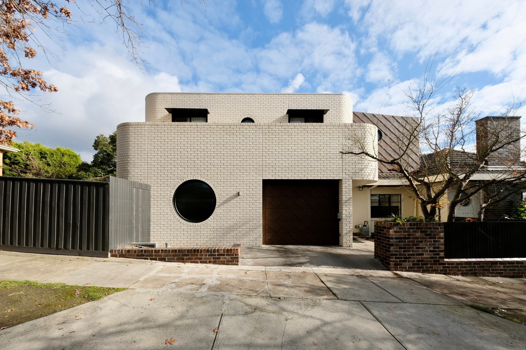 Grouse House by ITN Architects: A Contextual Extension to an Interwar Art Deco Home in Melbourne
